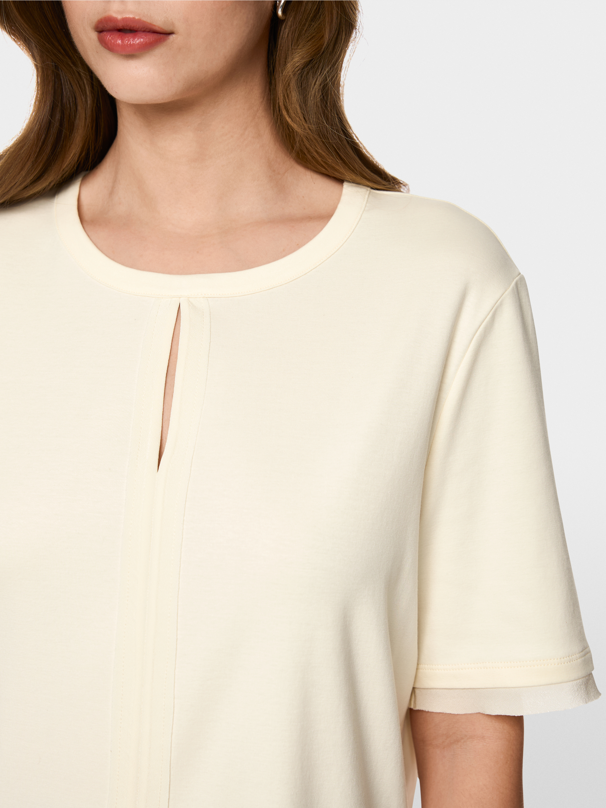 Elegant T-shirt
