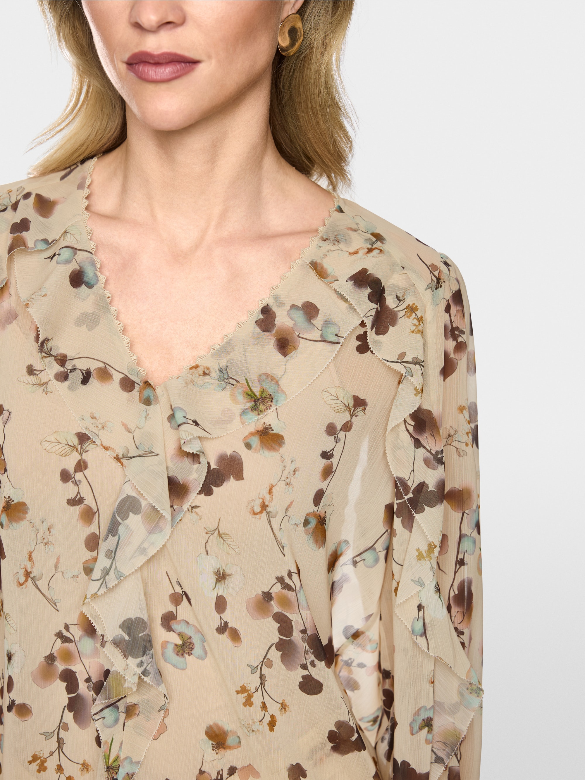 Floral blouse with flounces