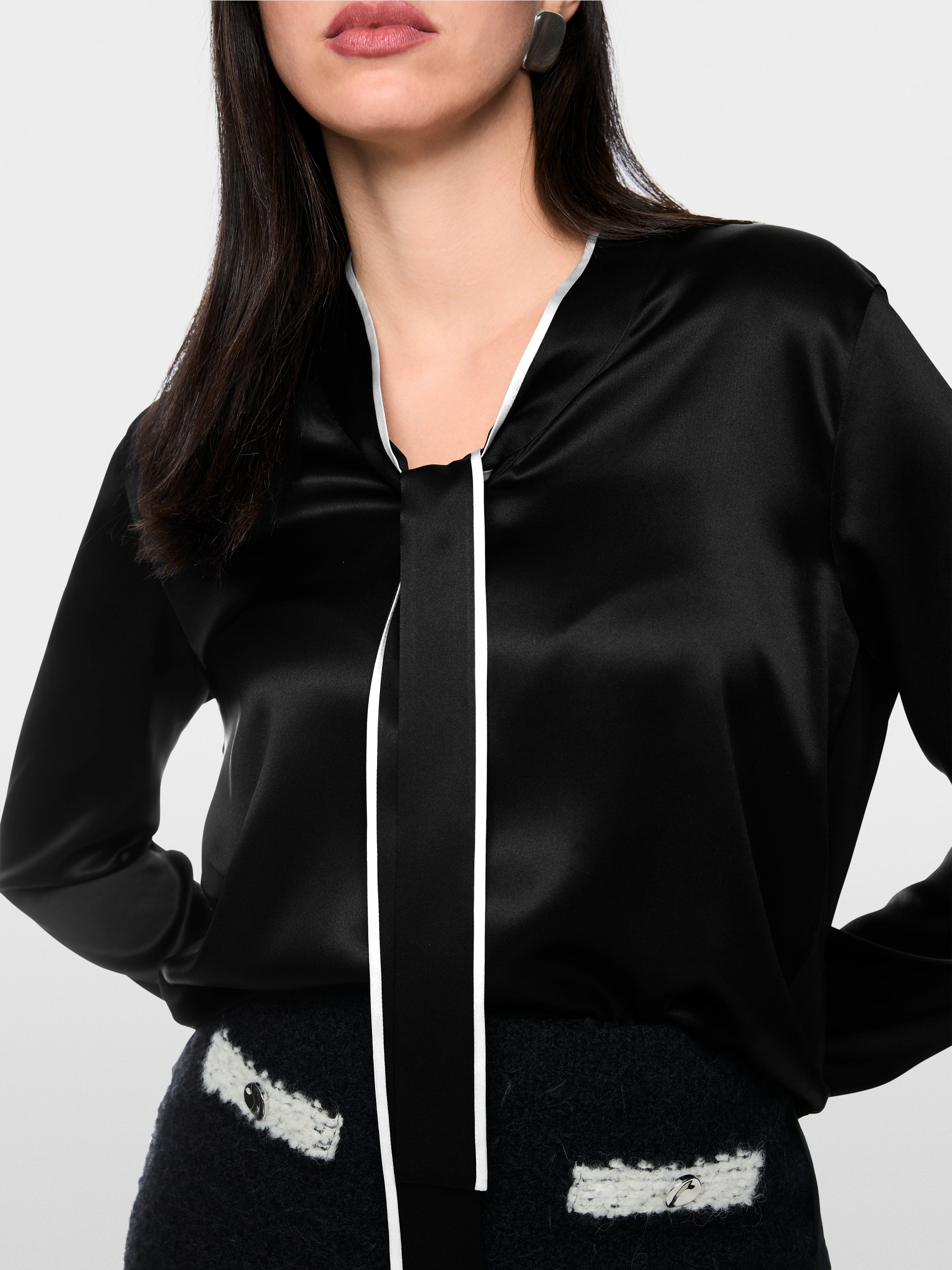 Blouse à nœud en mélange de soie