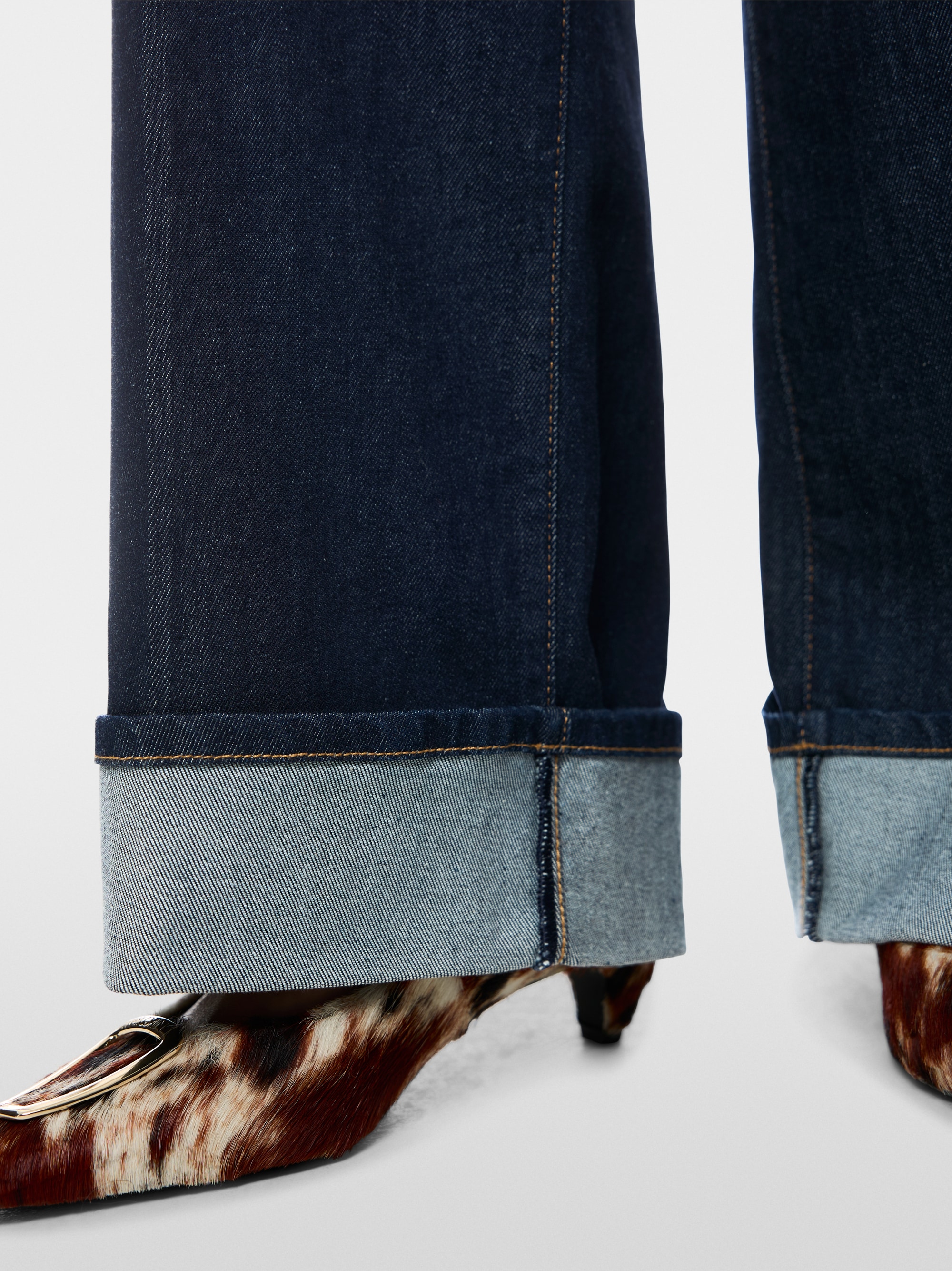 WARRI jeans with contrast stitching