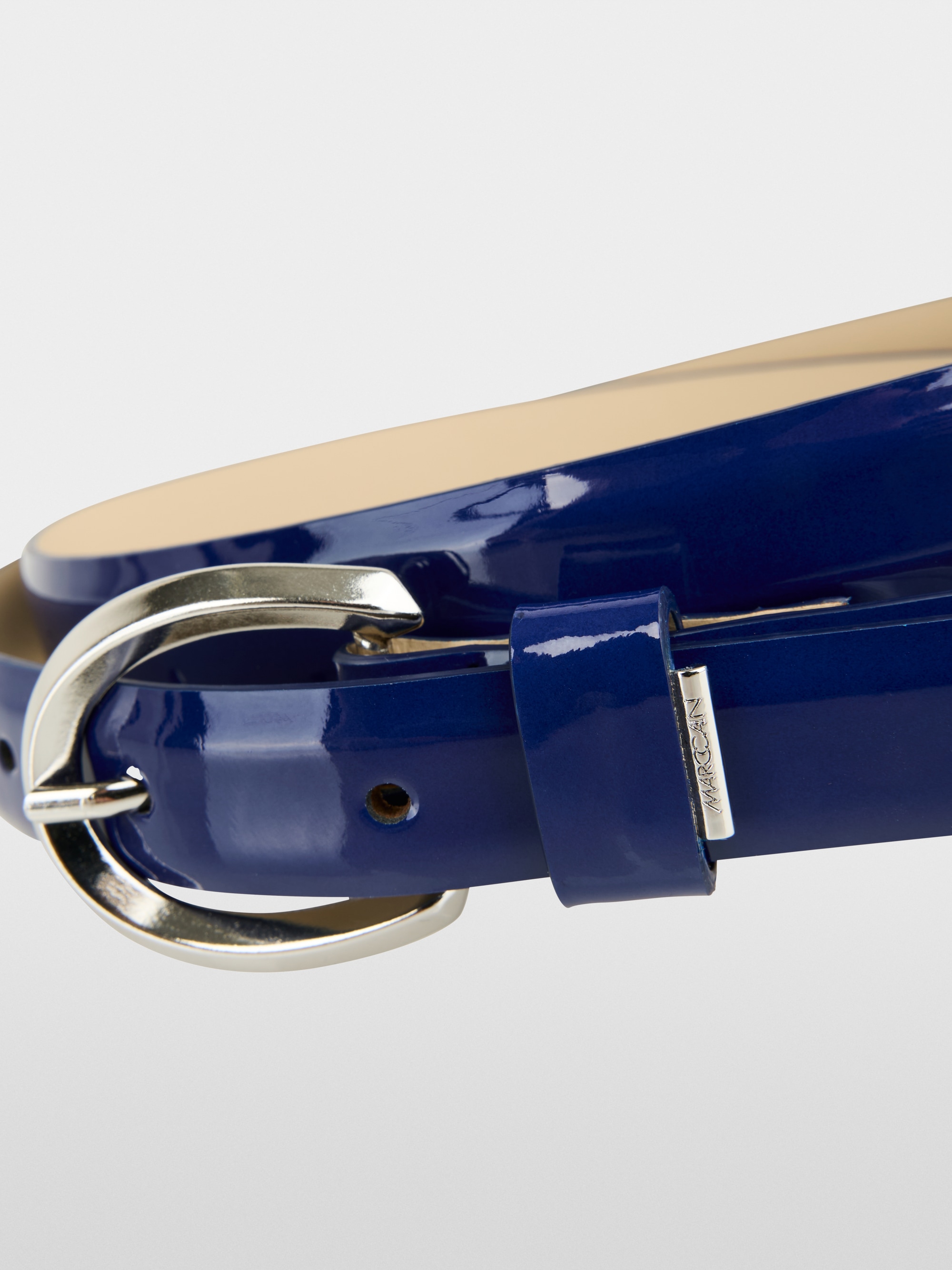Narrow leather belt
