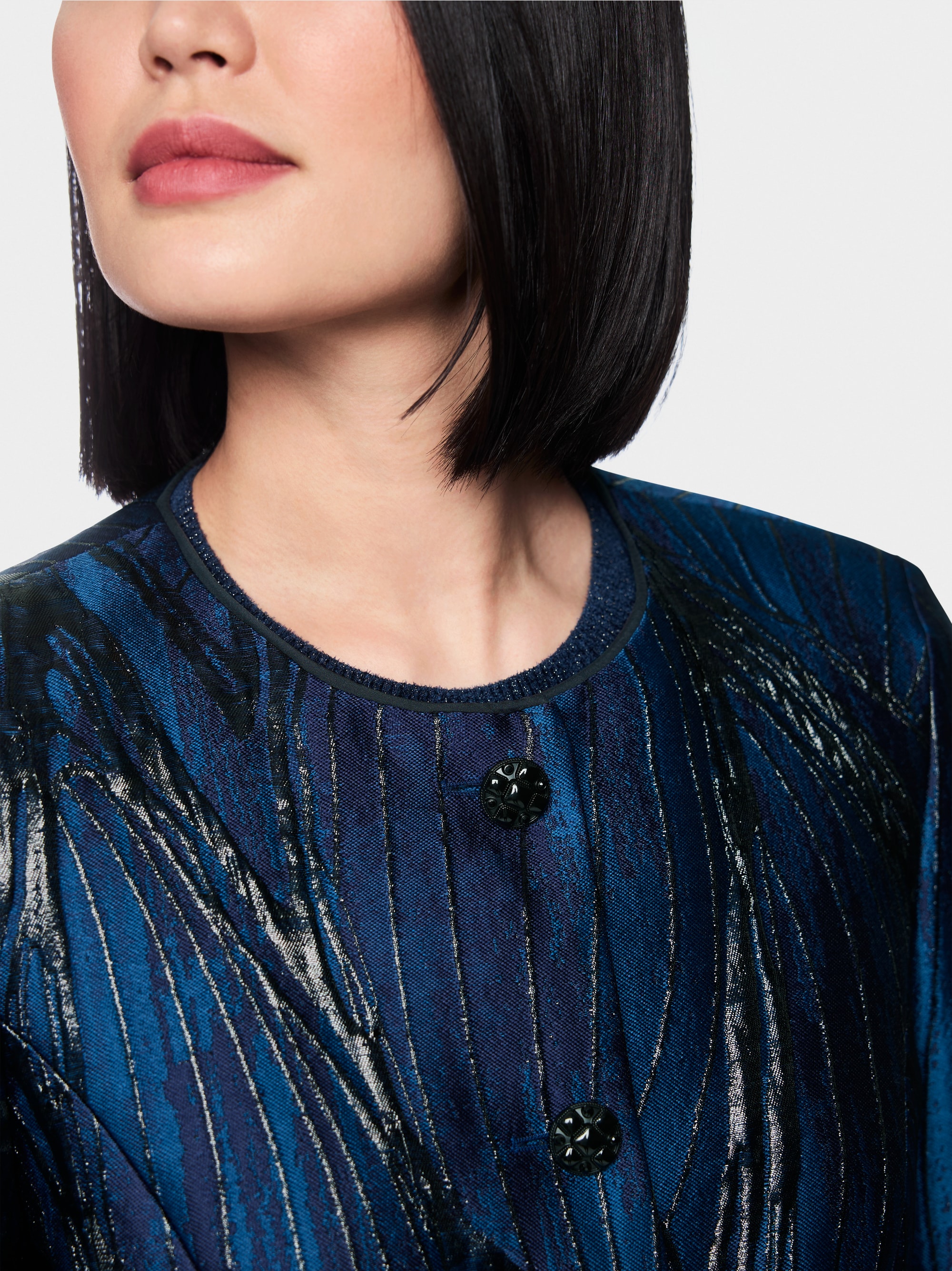 Short bolero jacket with coating