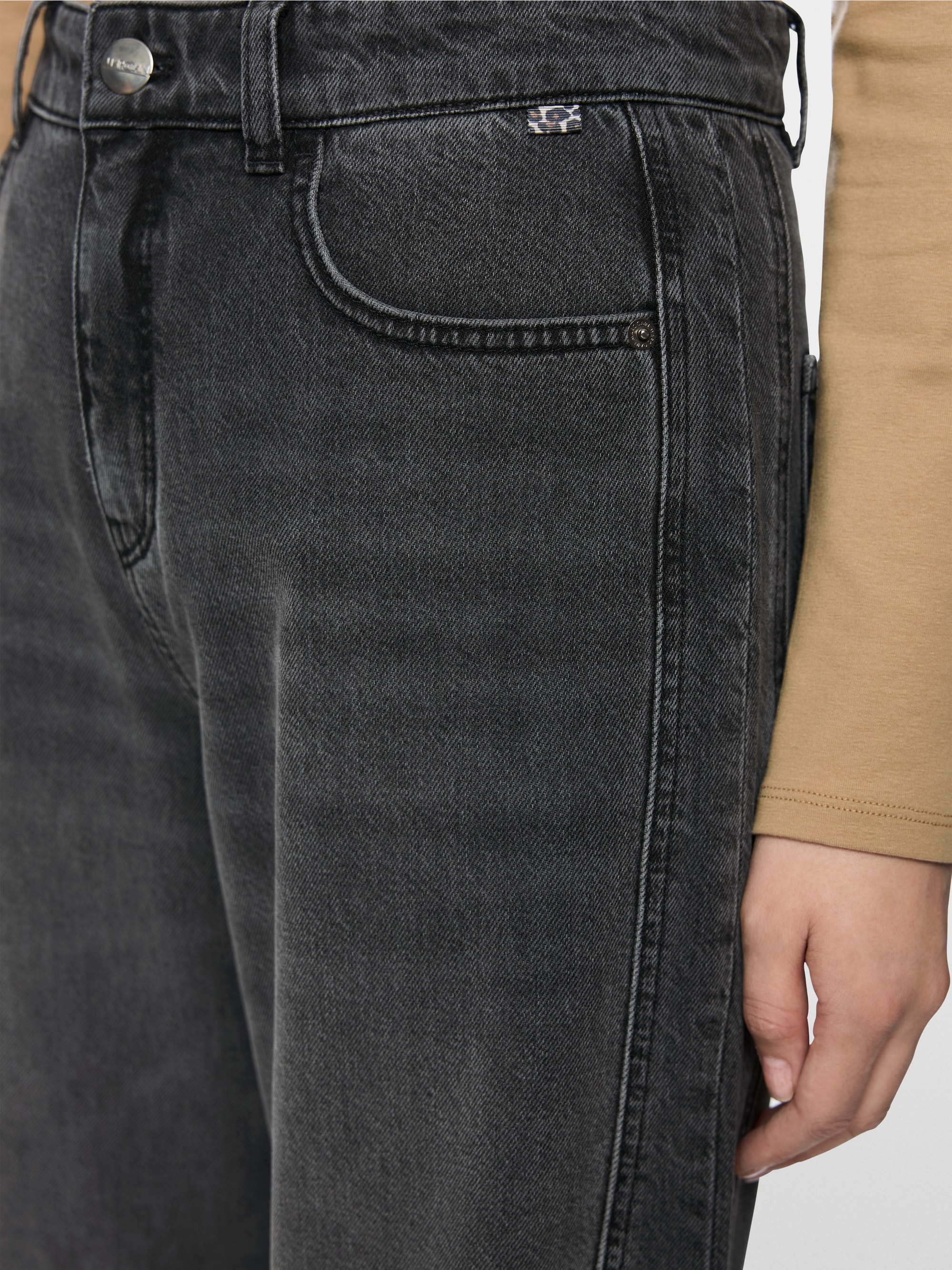 RUMA O-Shape relaxed fit jeans