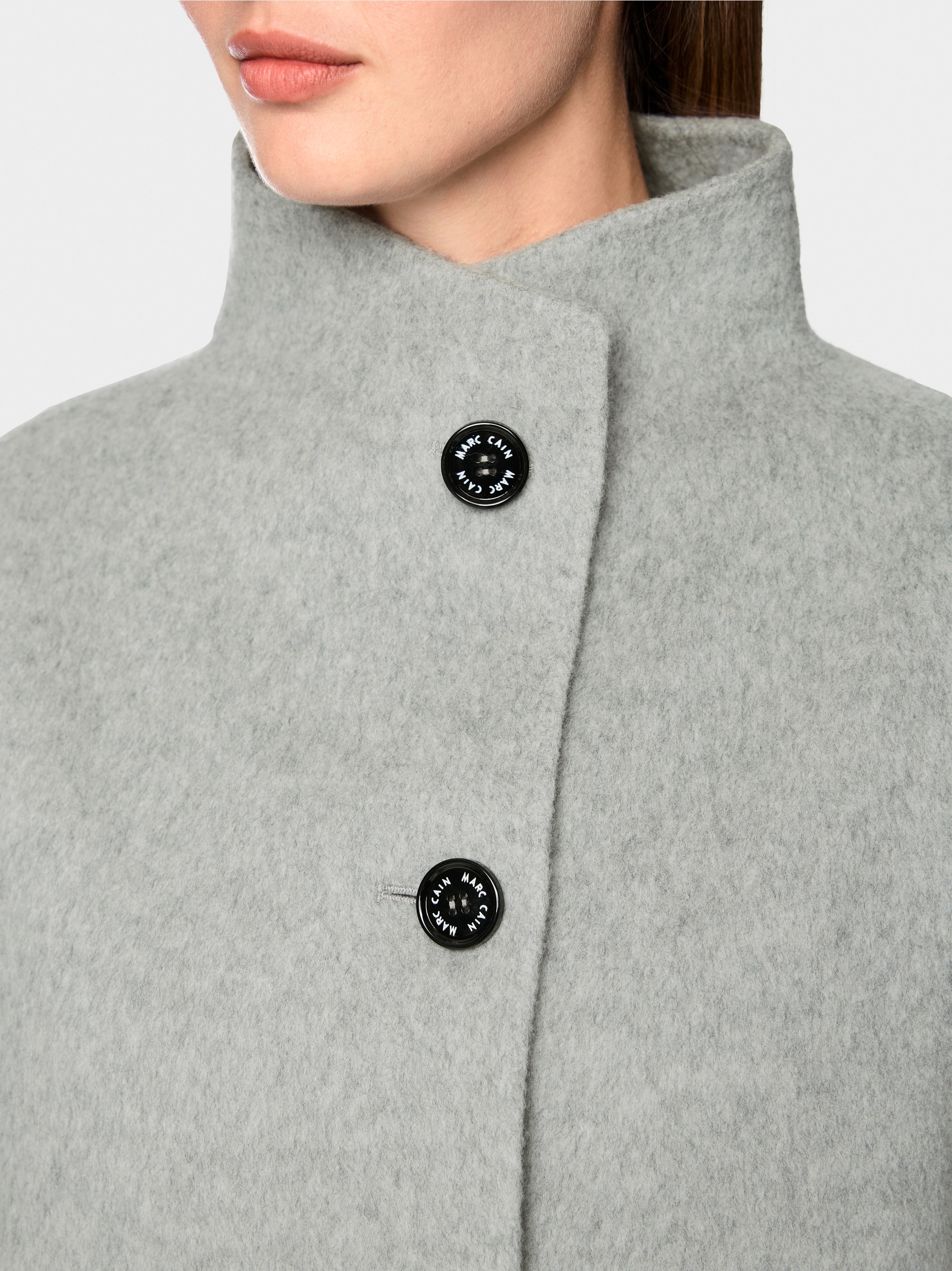 Sporty jacket with stand-up collar