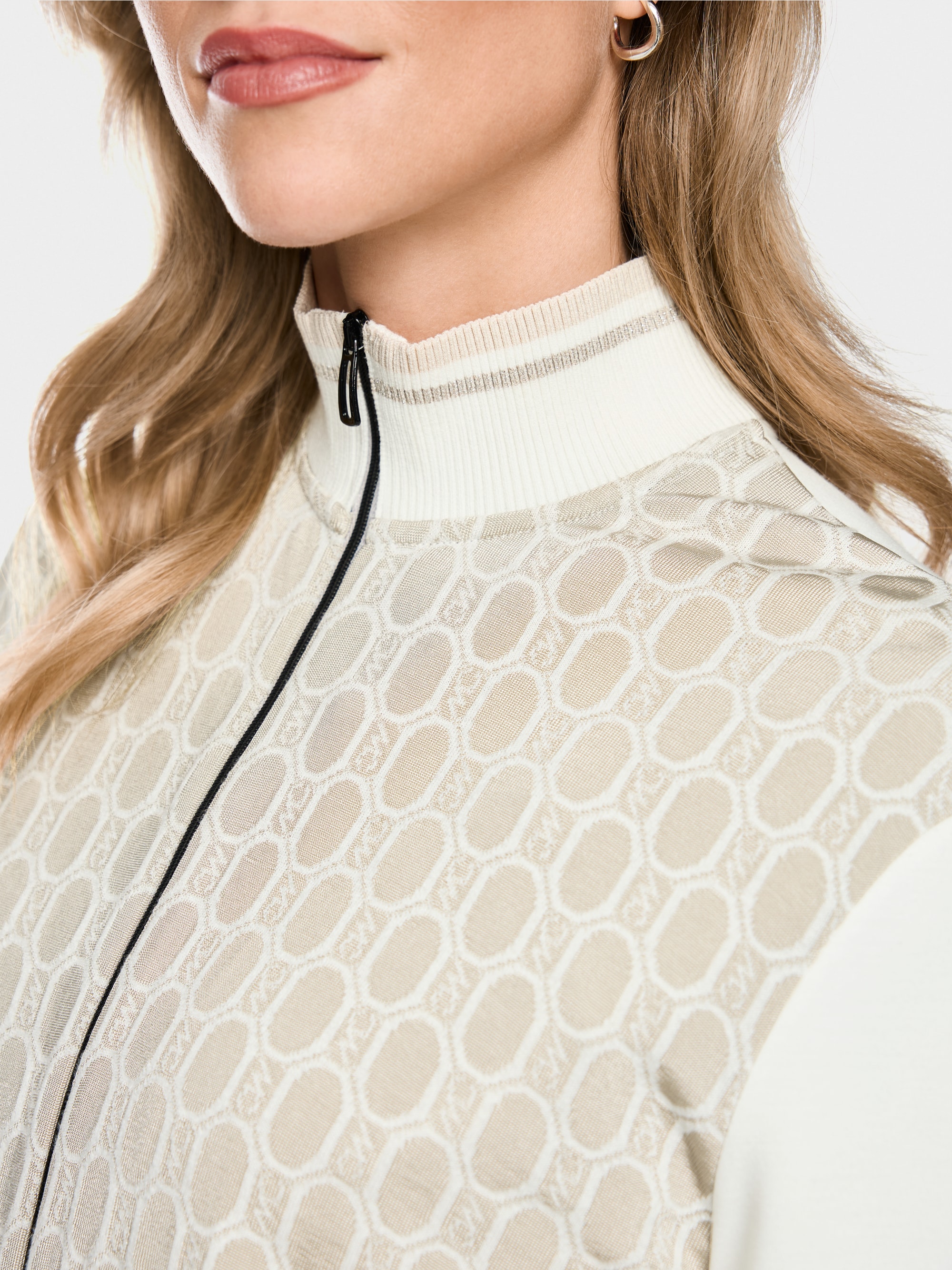 Cardigan tricoté en Allemagne