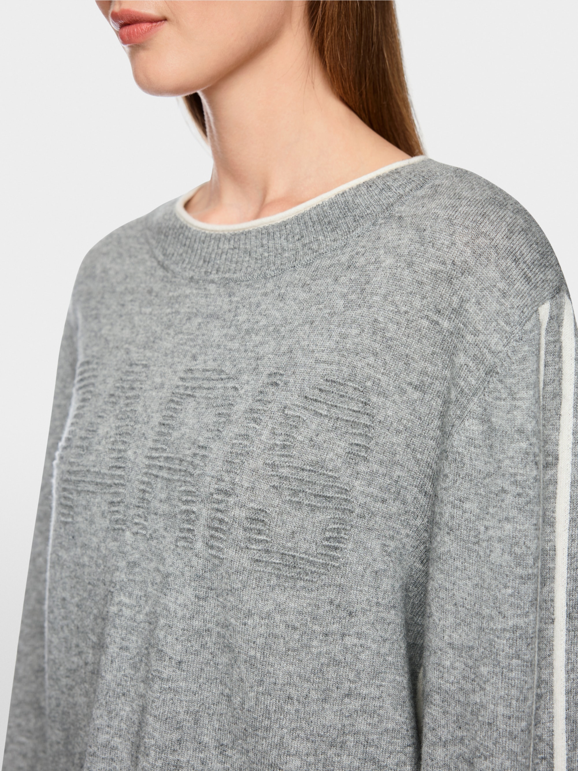 Knitted jumper with lettering