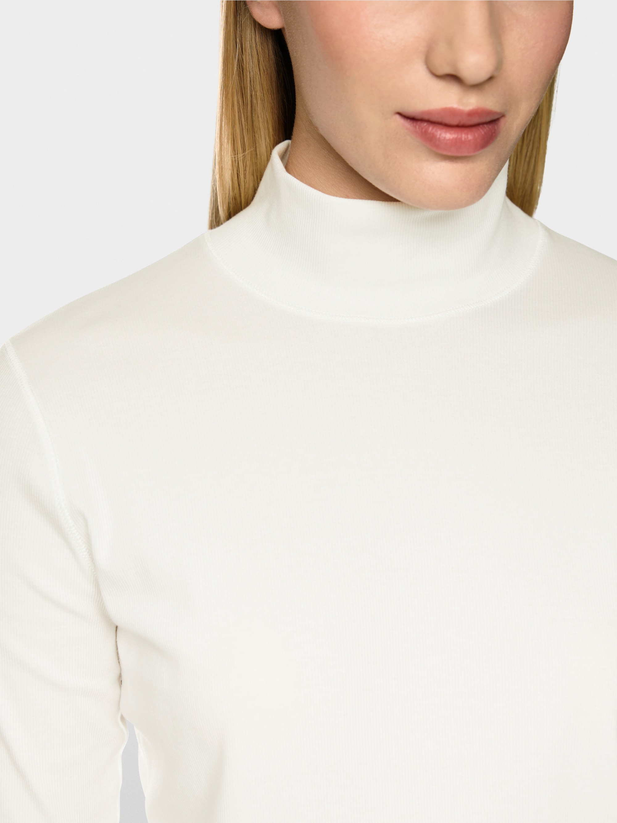 Basic shirt with stand-up collar