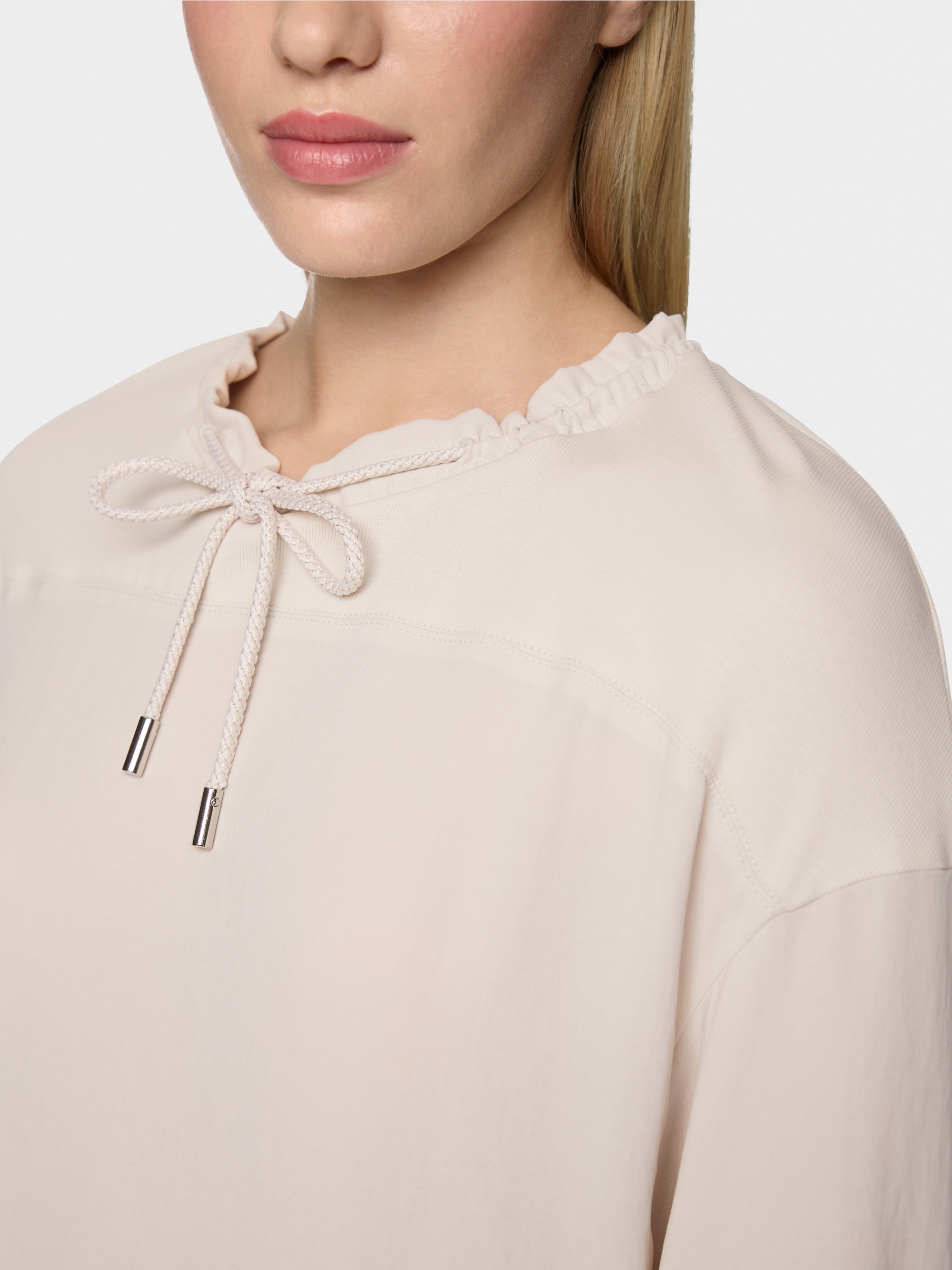 Loose-fit blouse shirt