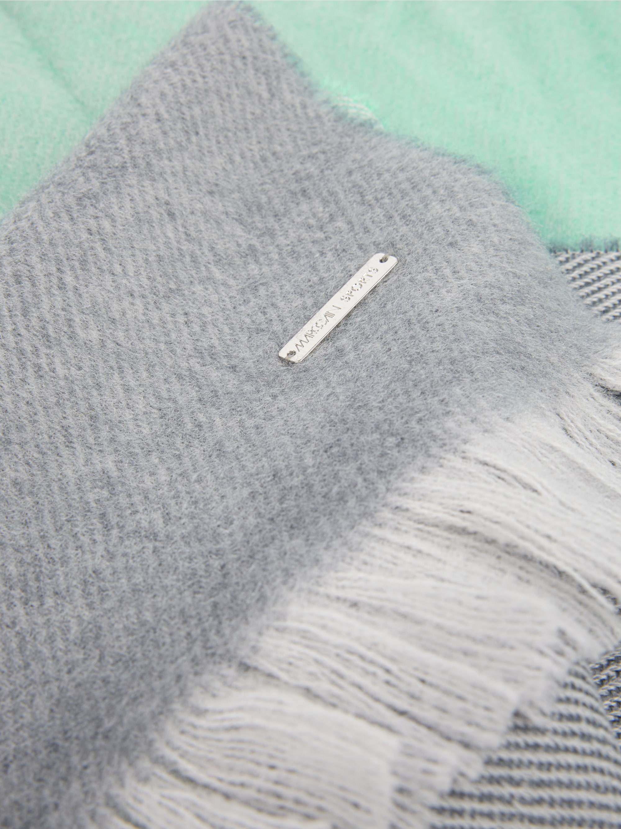 Wool scarf
