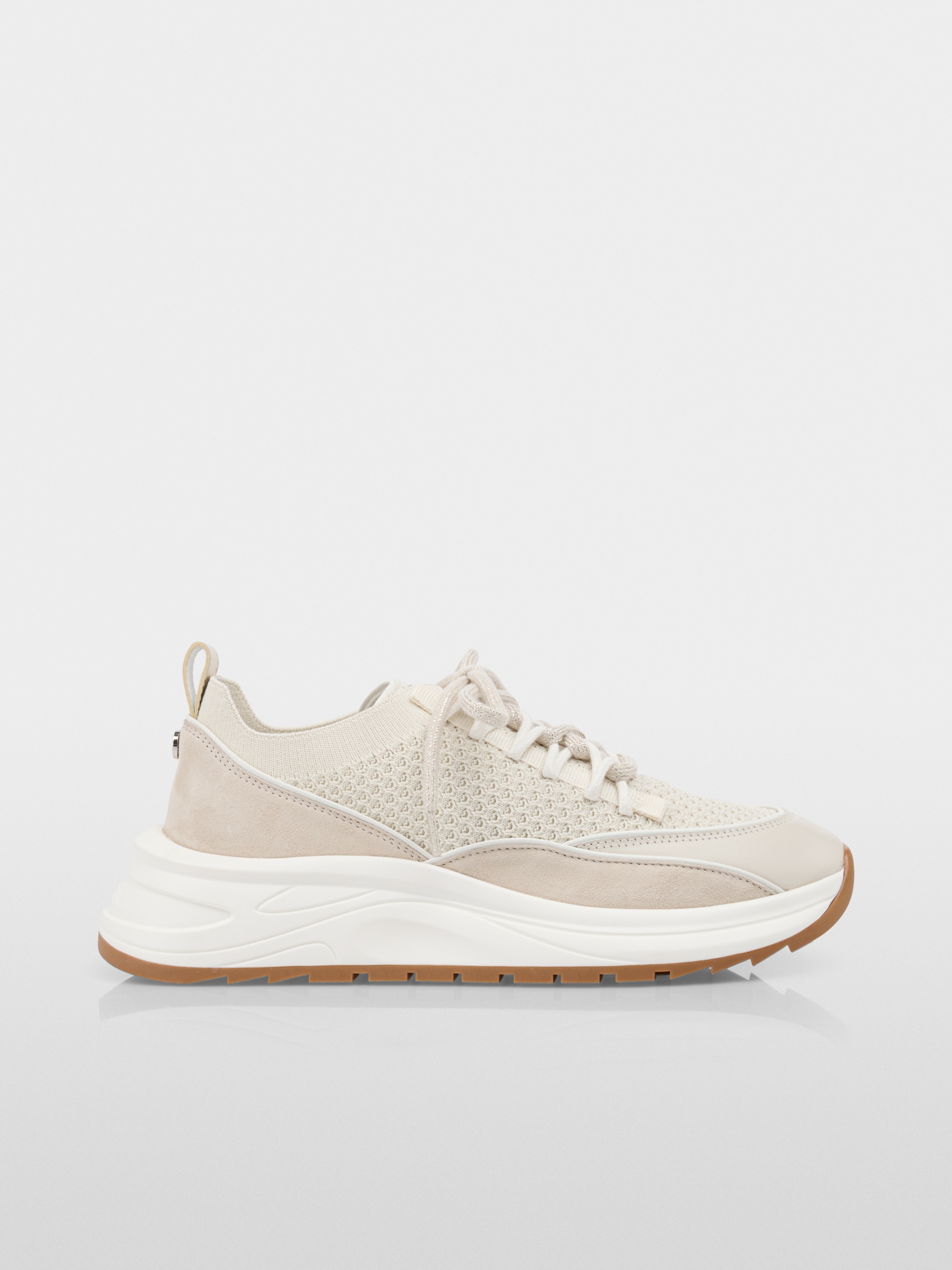 Baskets en tricot avec empiècements en cuir