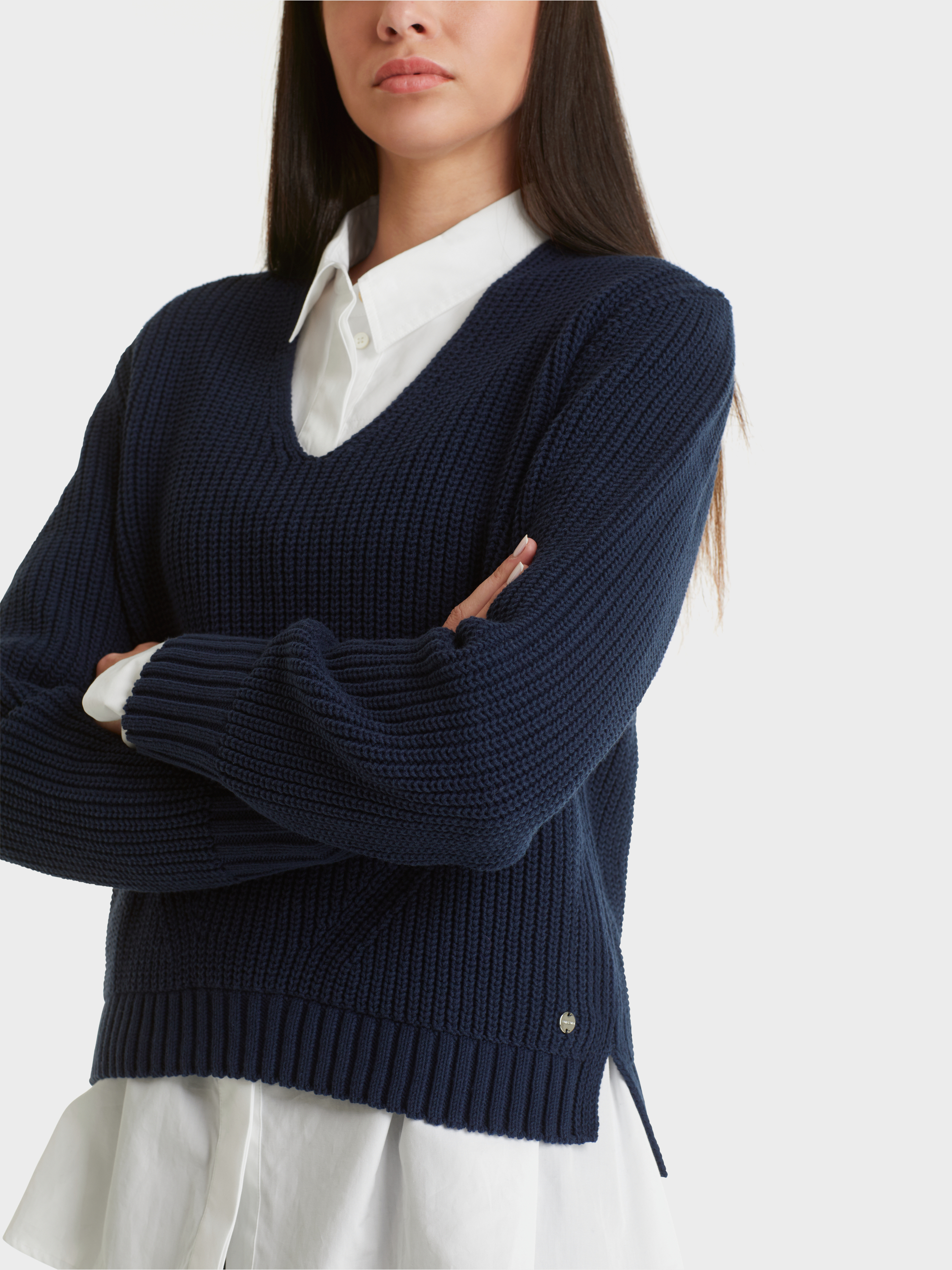 V-Neck-Pullover Knitted in Germany | marc-cain.com/de
