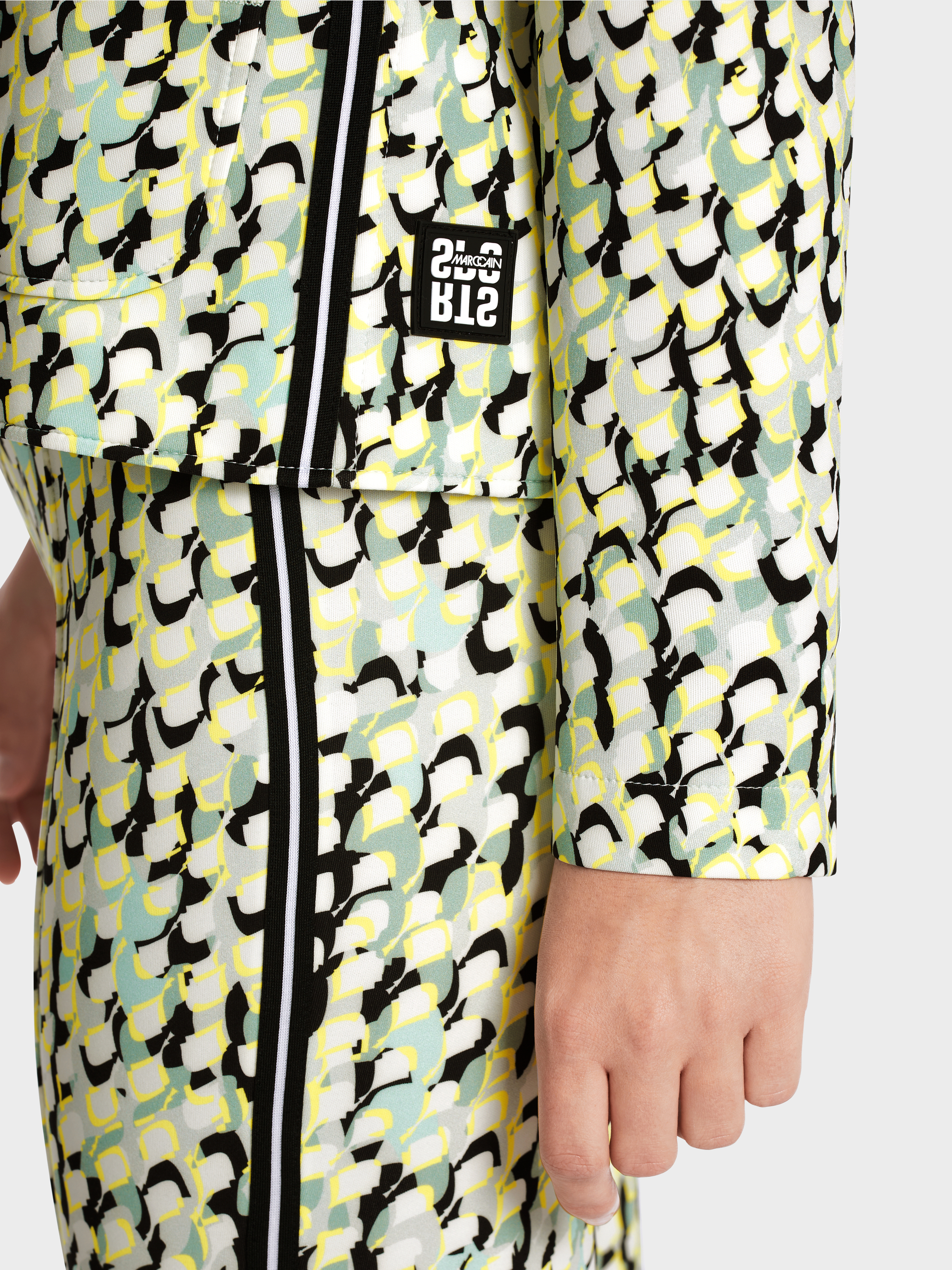 70ies Blazer mit grafischem Alloverprint | marc-cain.com/de