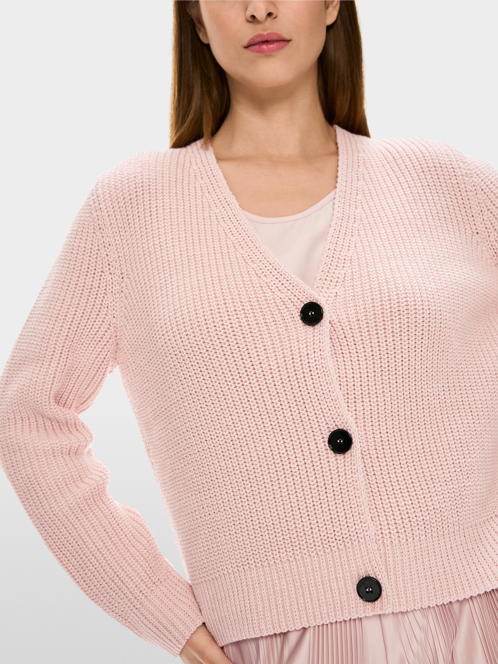 Rippen-Cardigan in Deutschland gestrickt