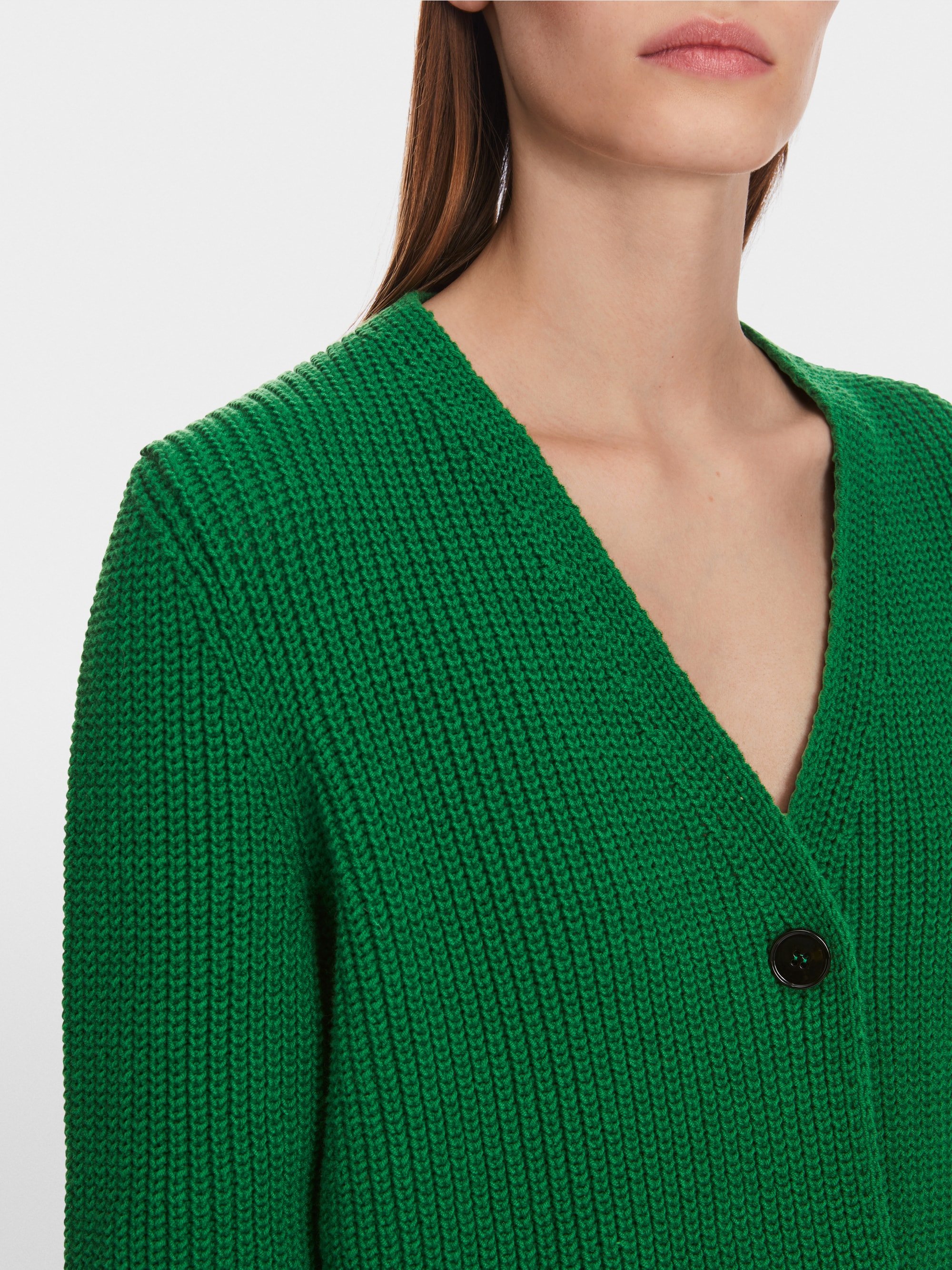 Rippen-Cardigan in Deutschland gestrickt
