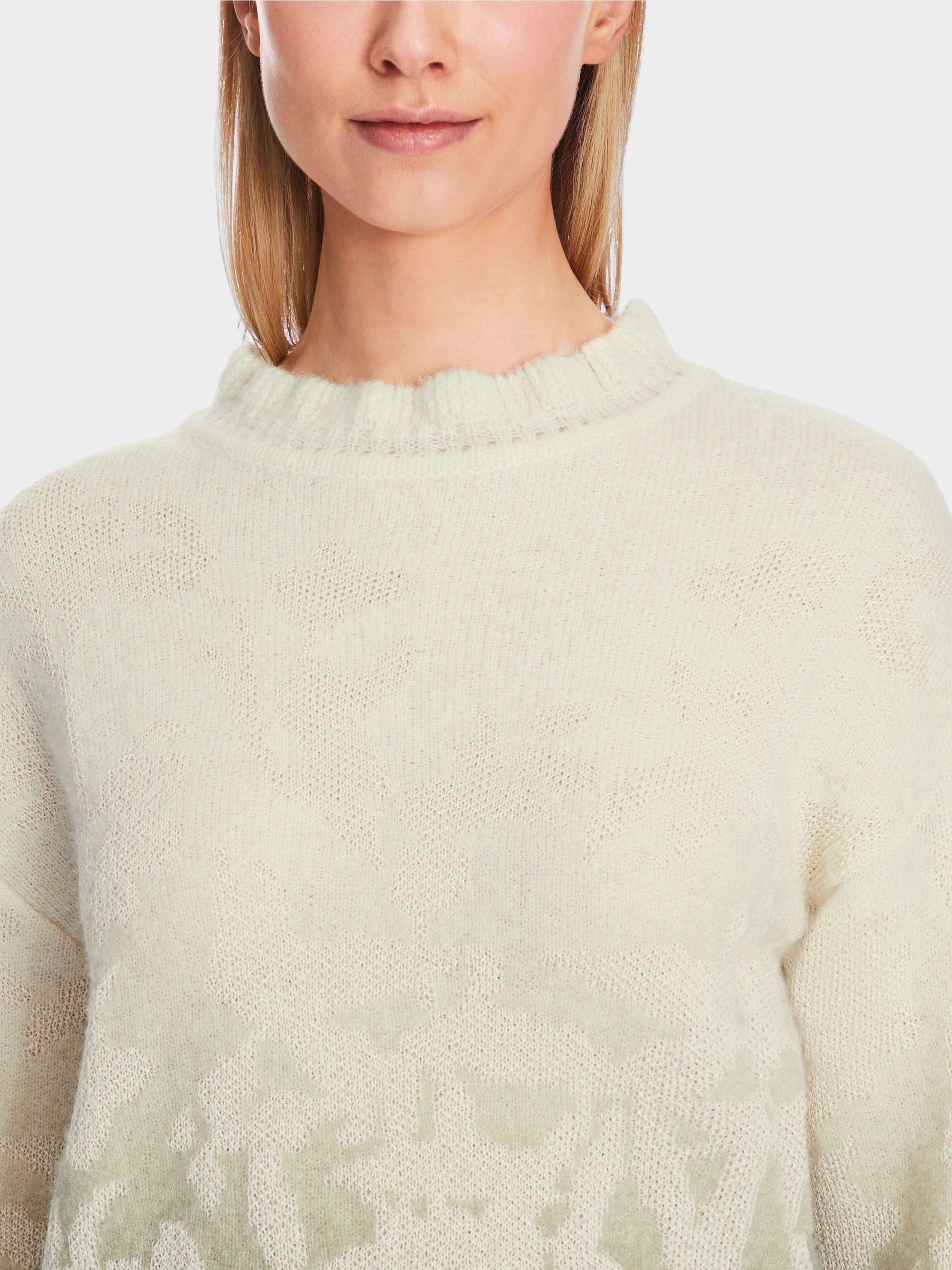 Pull floral tricoté en Allemagne