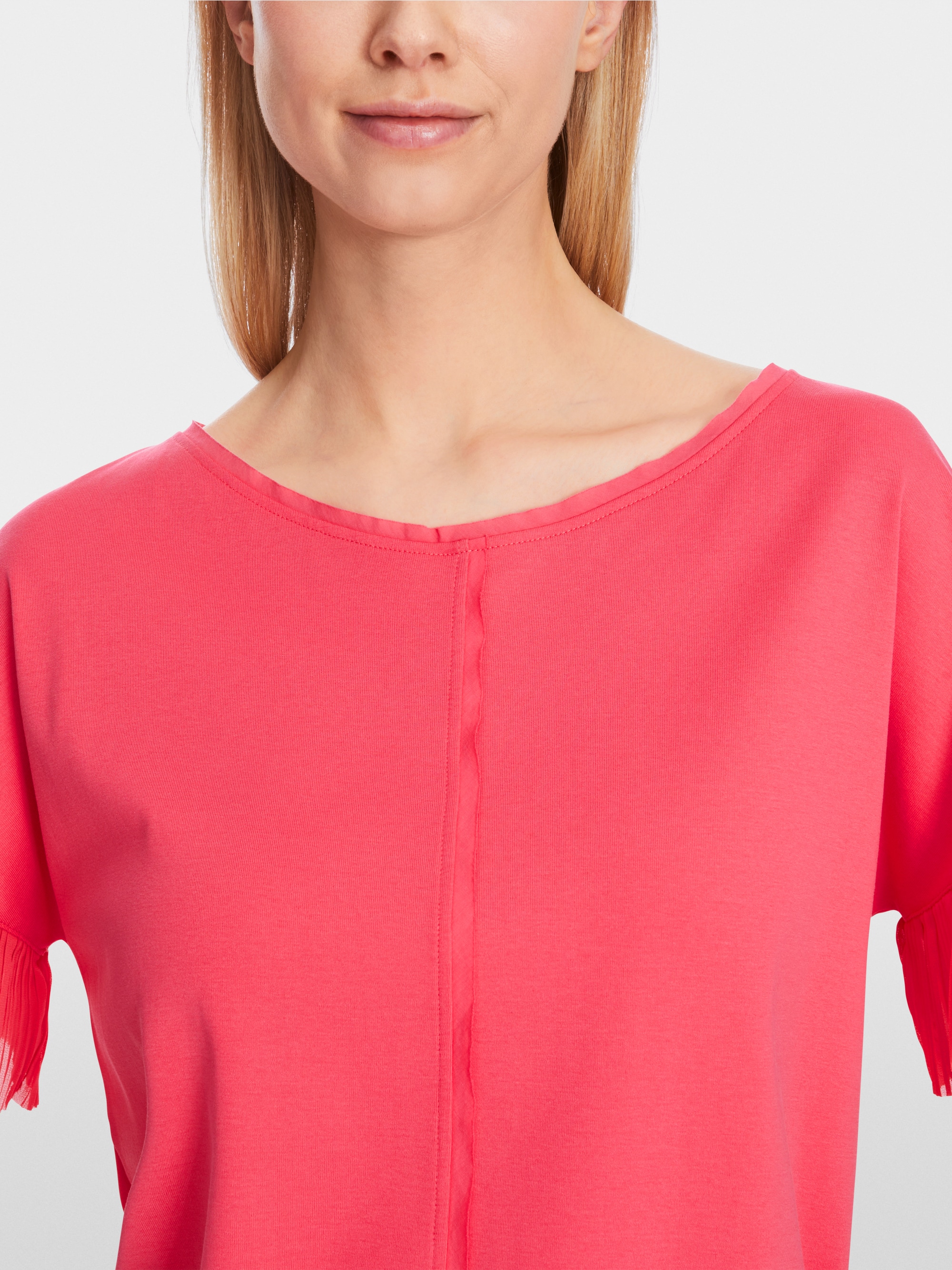 T-shirt met geplisseerde armsgaten