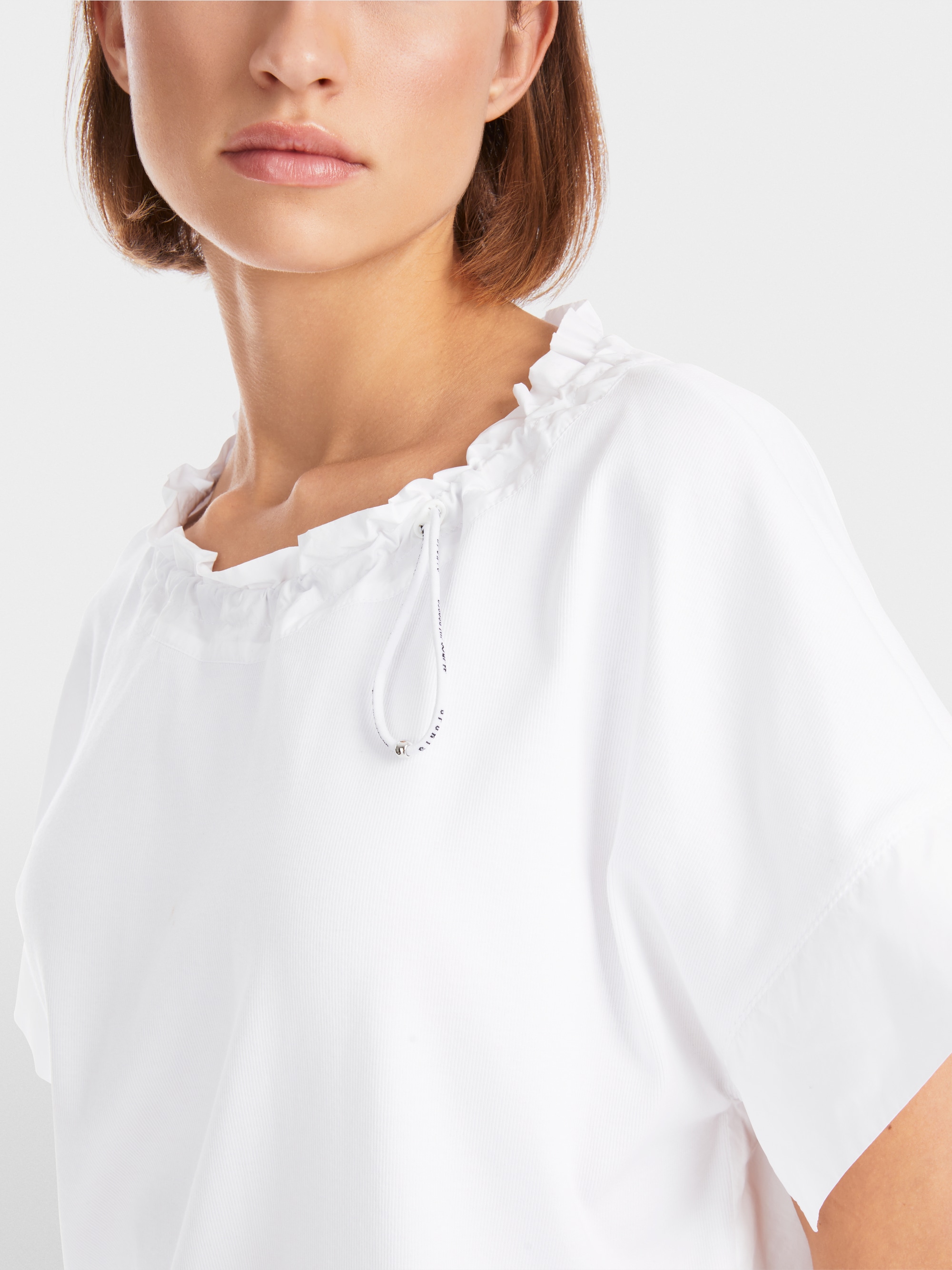 Casual T-shirt with drawstring