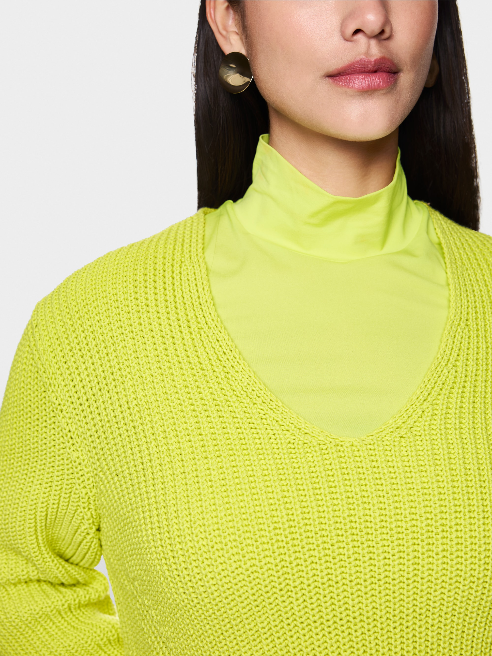 Pull encolure en V tricoté en Allemagne