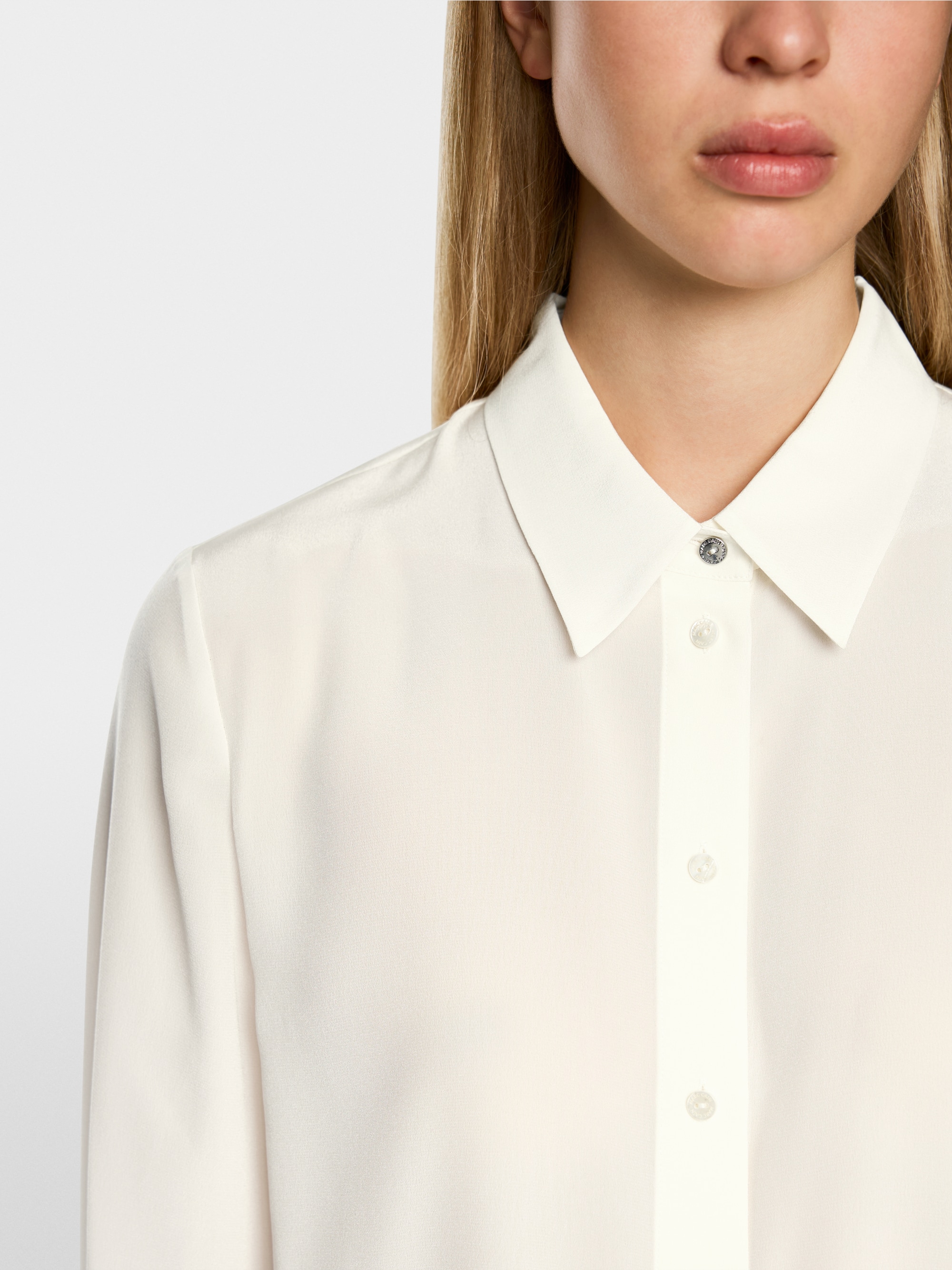 Edle Seidenbluse