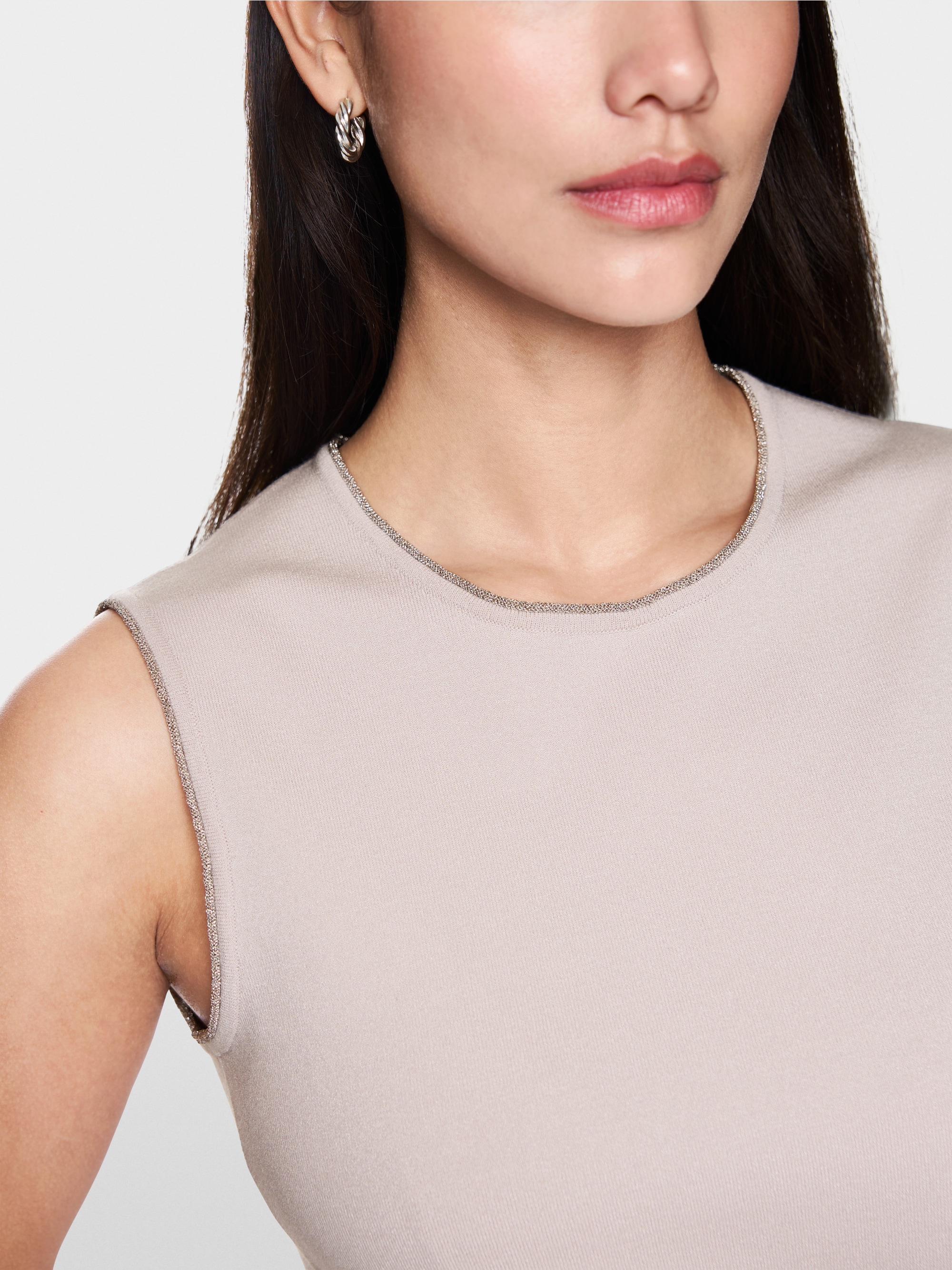 Top fin Knitted in Germany