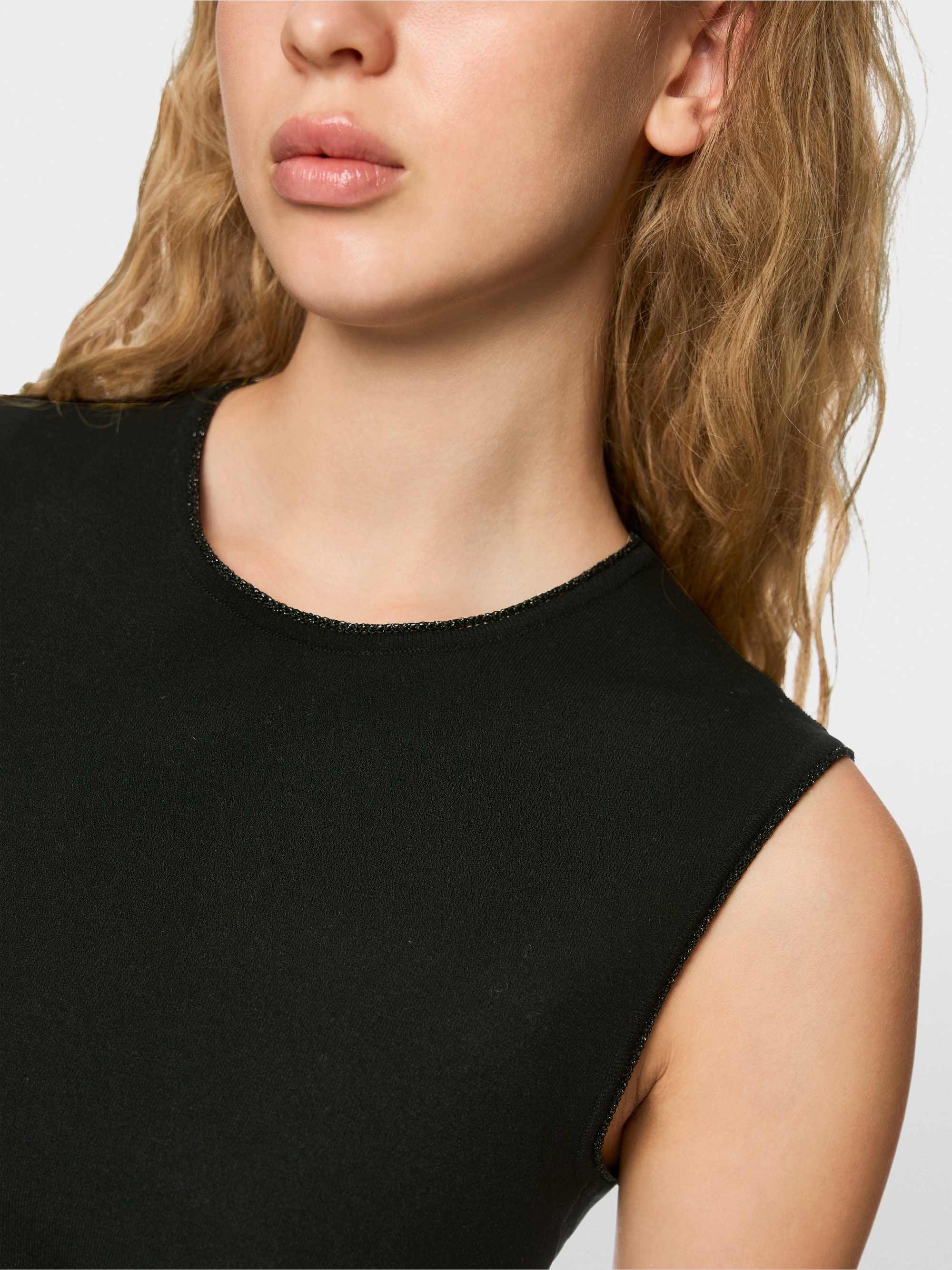 Top fin Knitted in Germany
