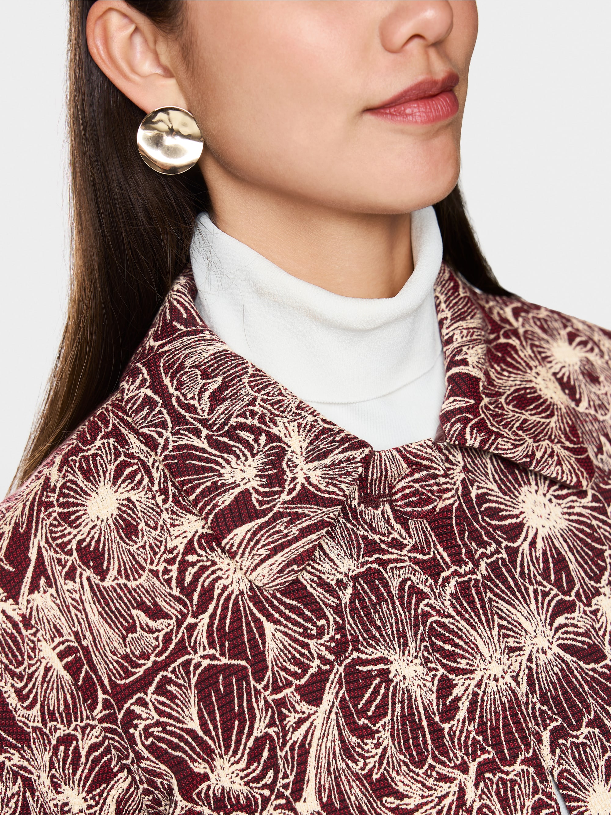 Veste courte avec motif floral brodé