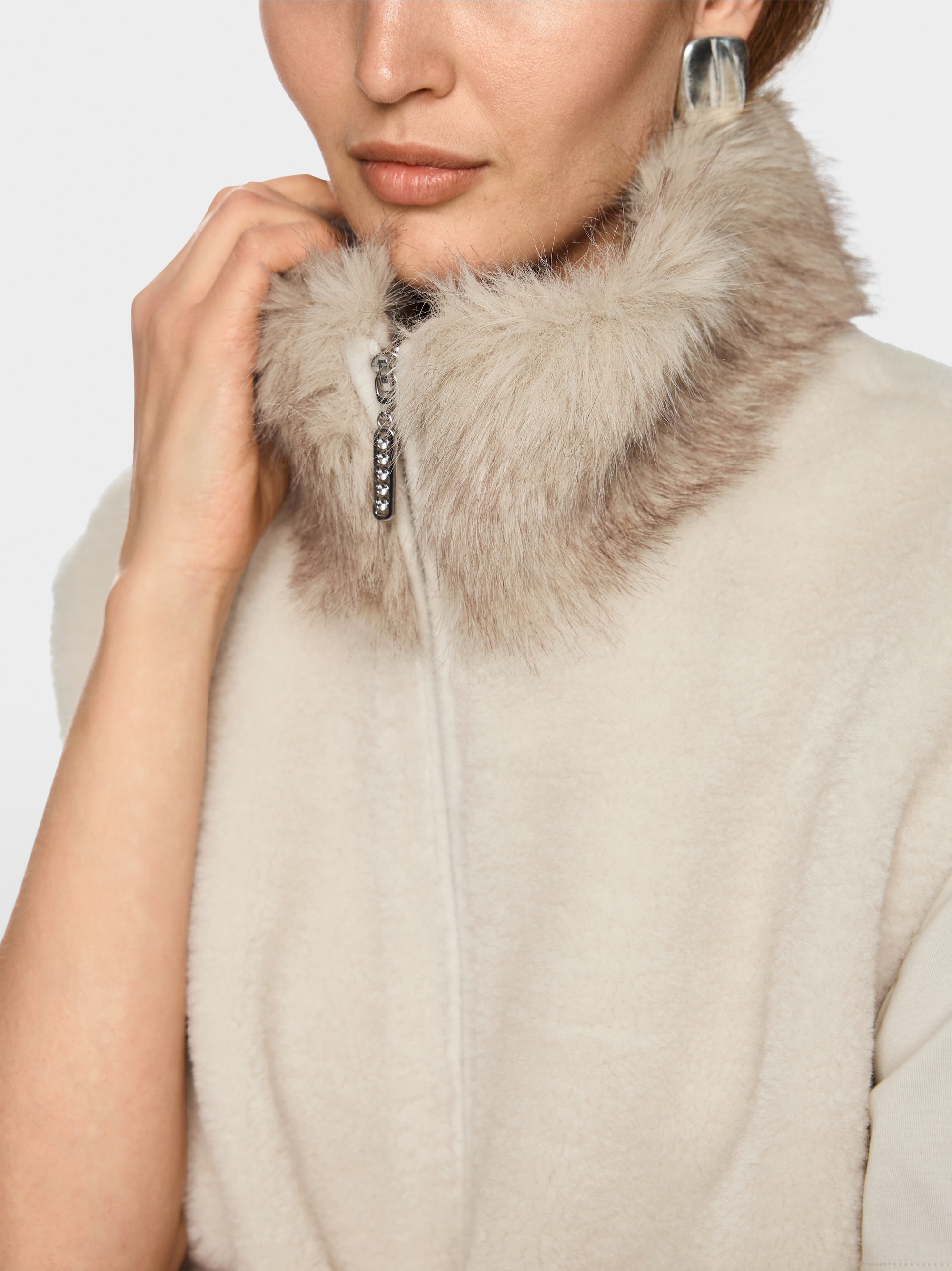 Knus vest met kraag van imitatiebont