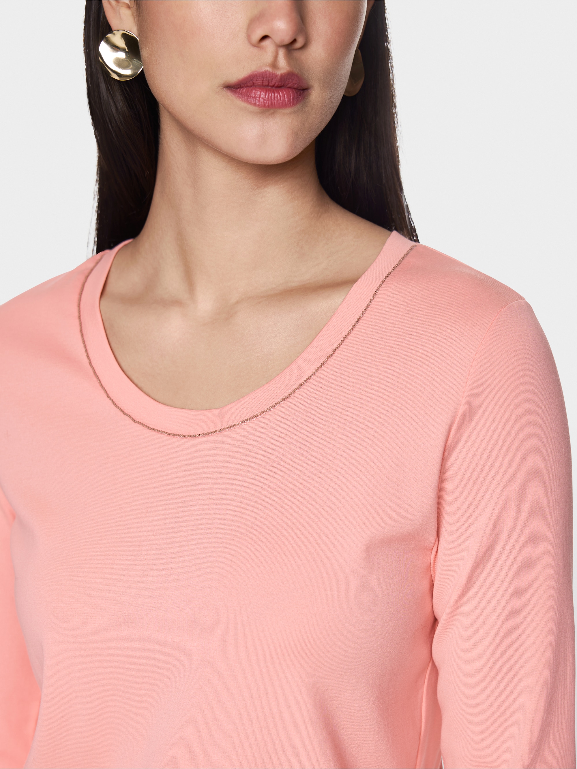T-shirt met kettingversiering
