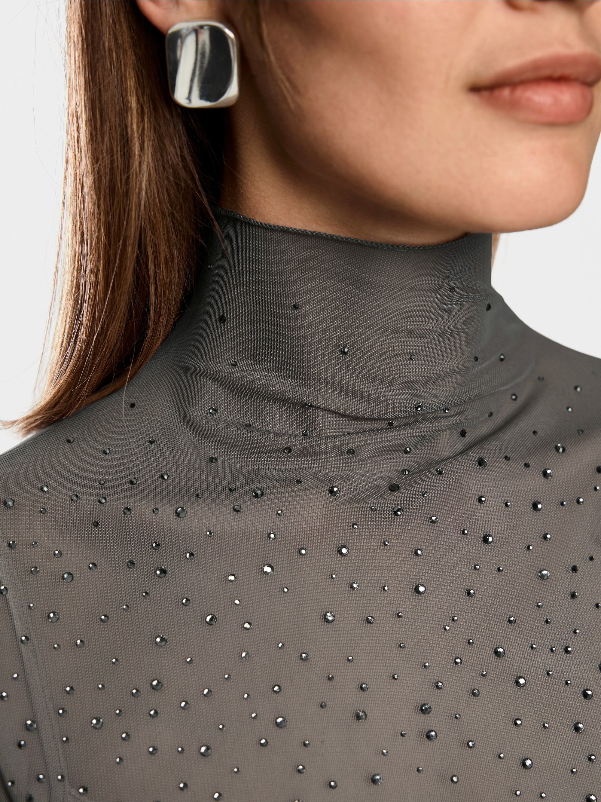 Mesh-Longsleeve mit Hotfixsteinchen