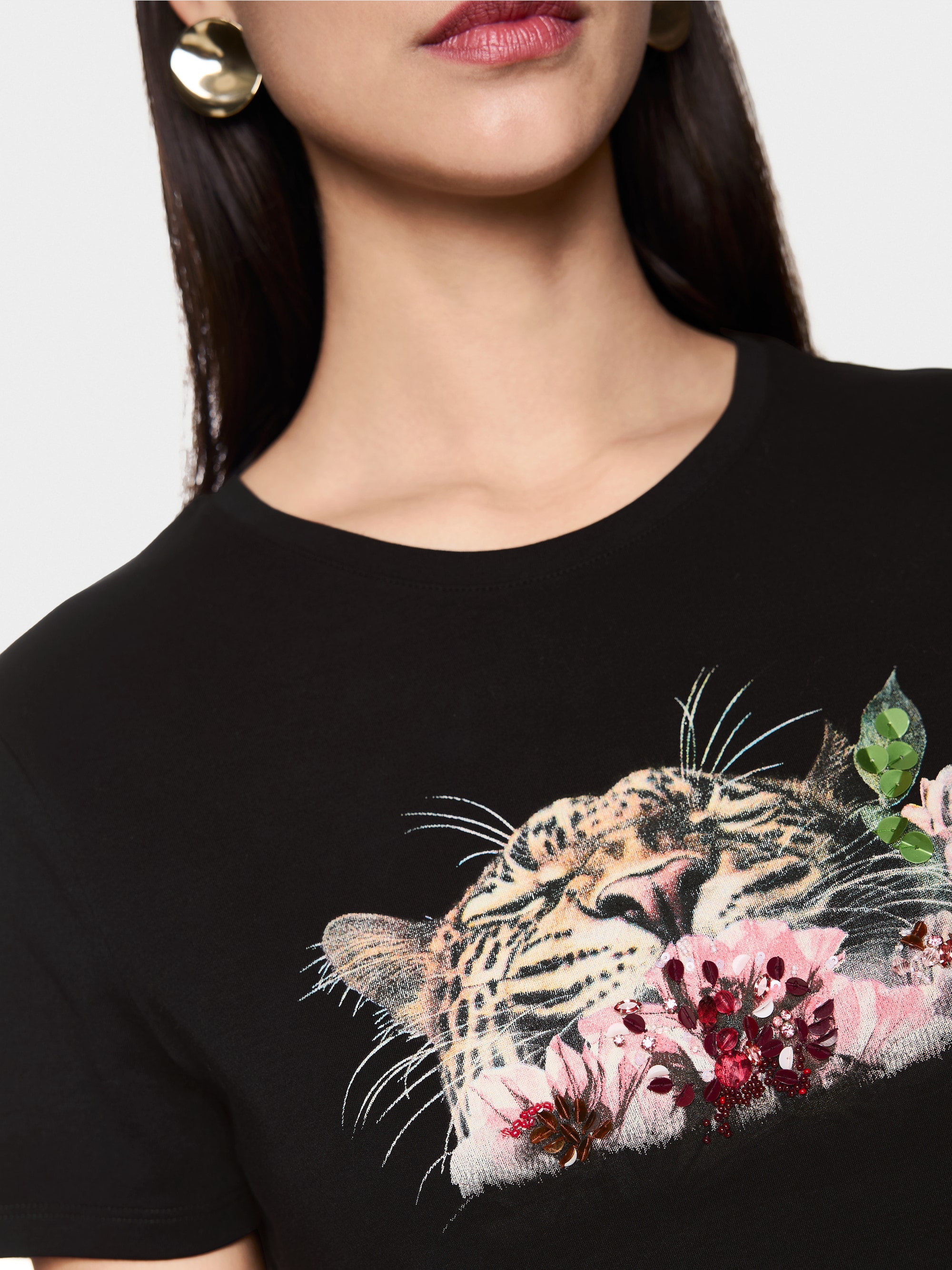 T-shirt avec imprimé léopard et détails floraux