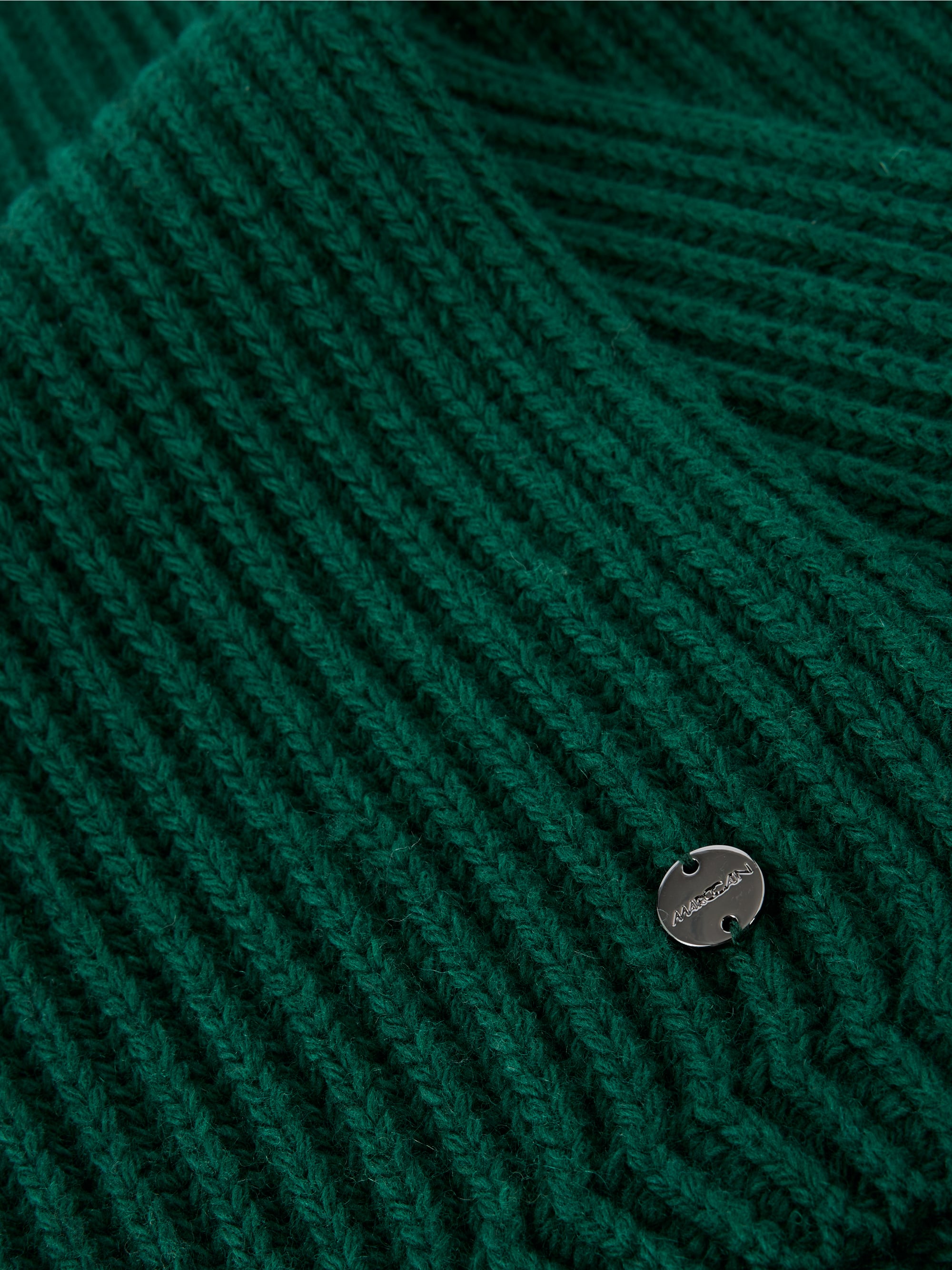 Chunky knit scarf in a wool blend