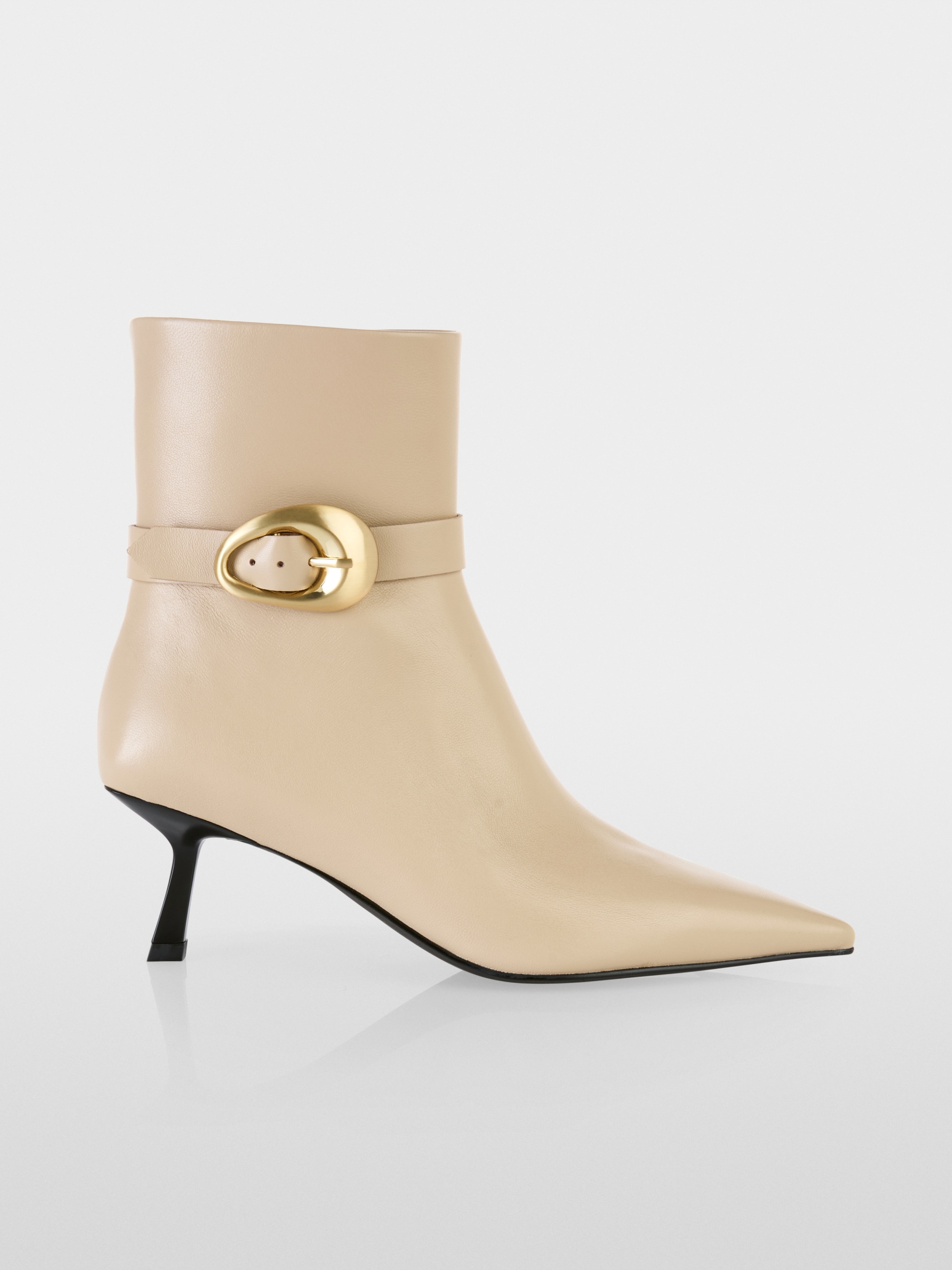 Bottines à boucle dorée