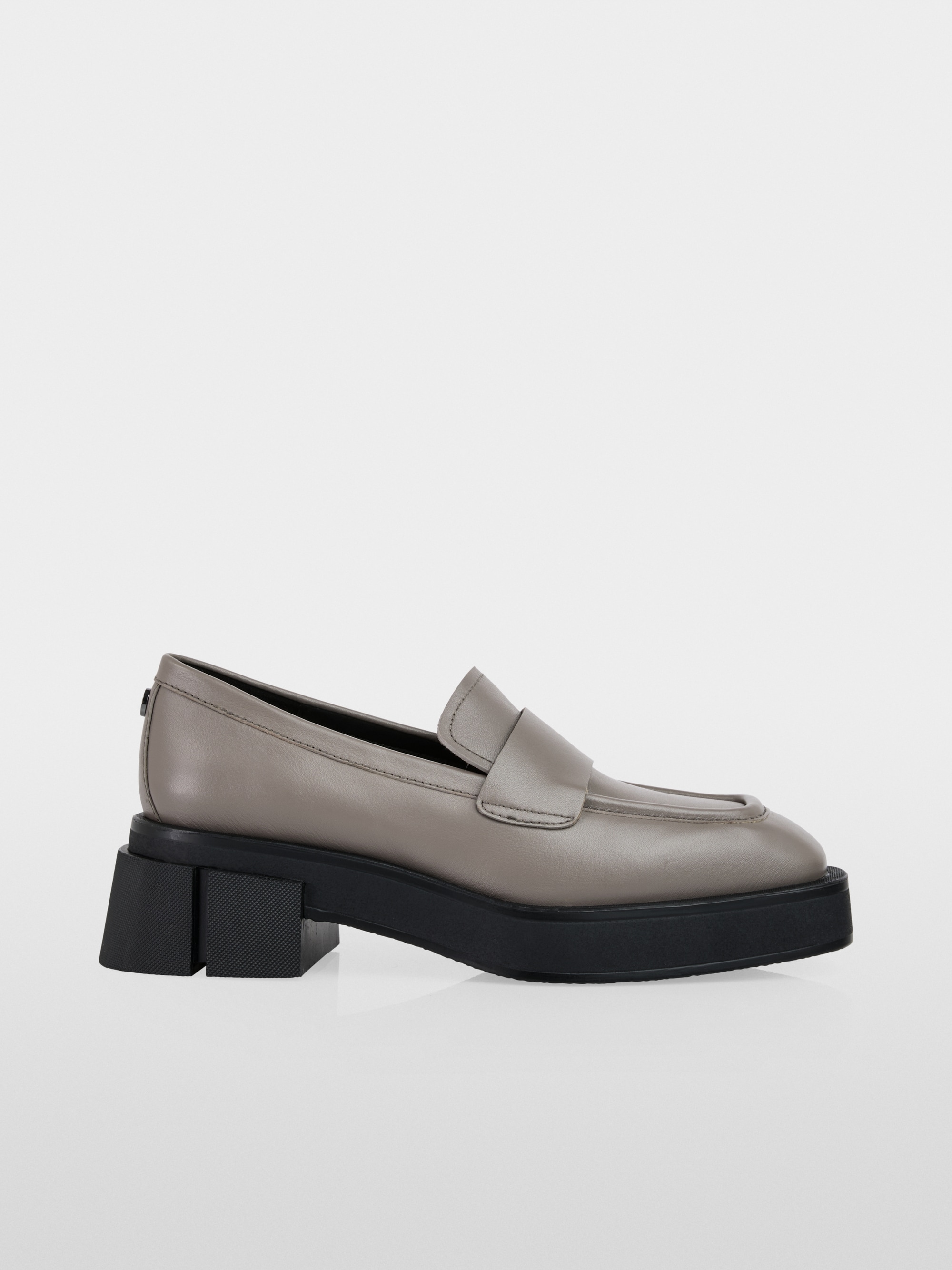 Leather shoes with platform