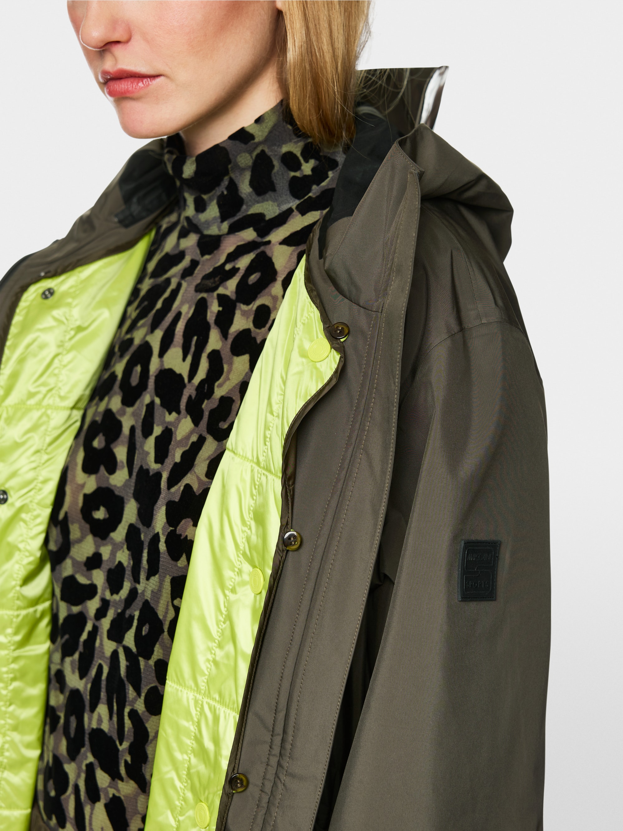 Veste outdoor avec cordon coulissant