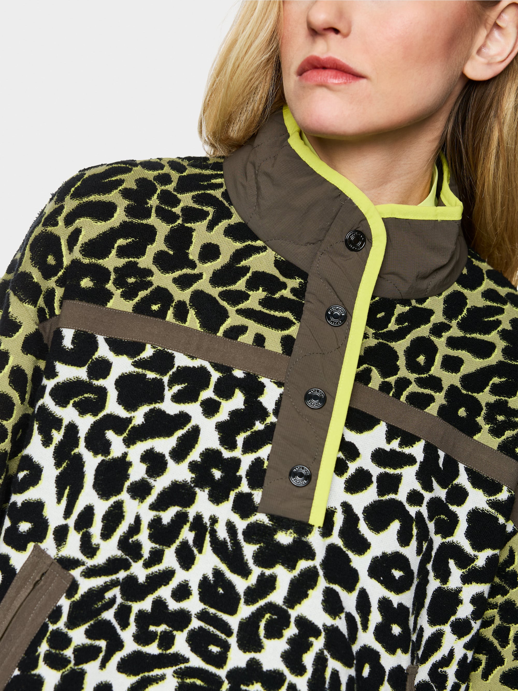 Pull trekking en maille effet 3D