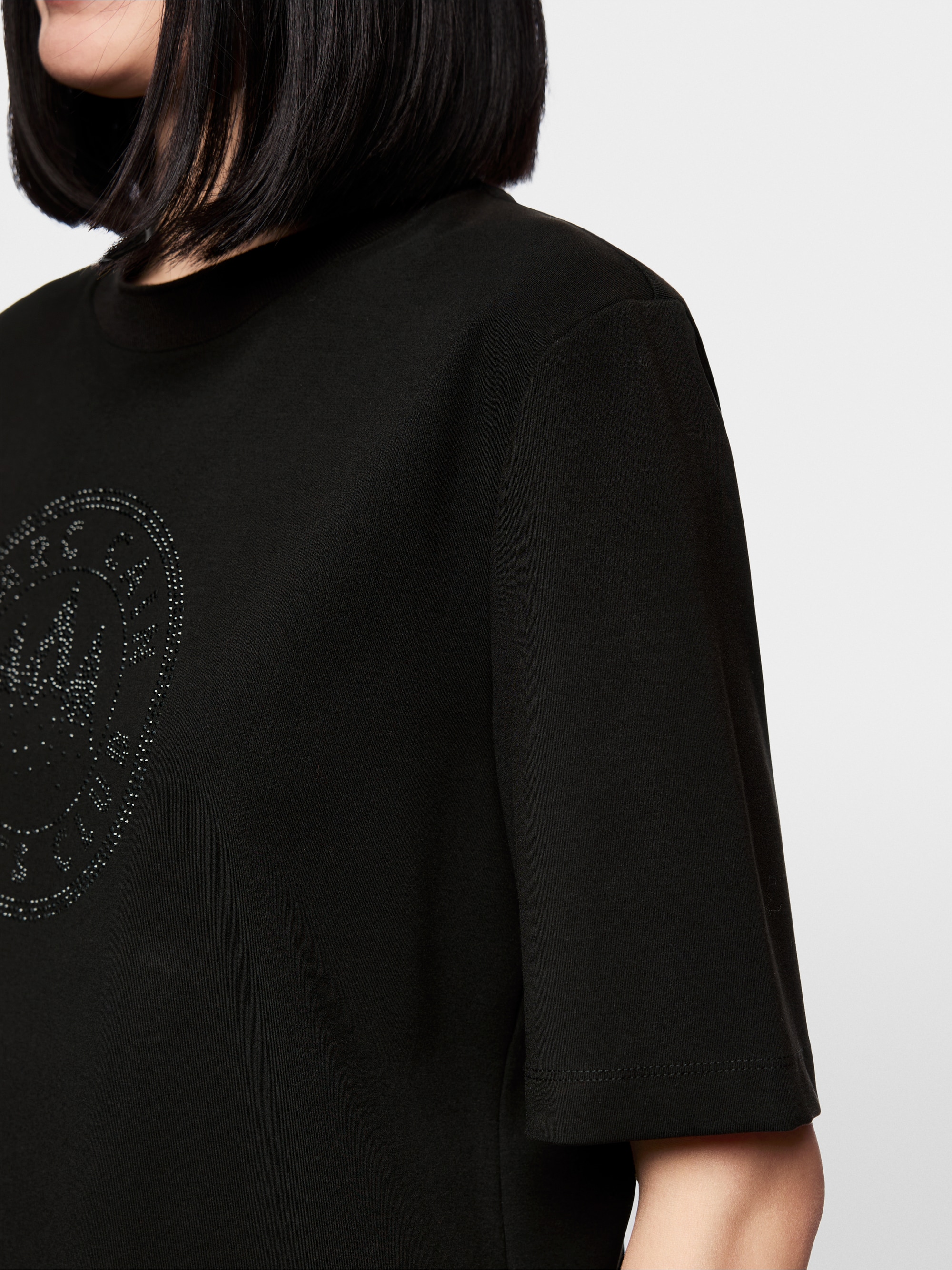 T-shirt with hotfix motif