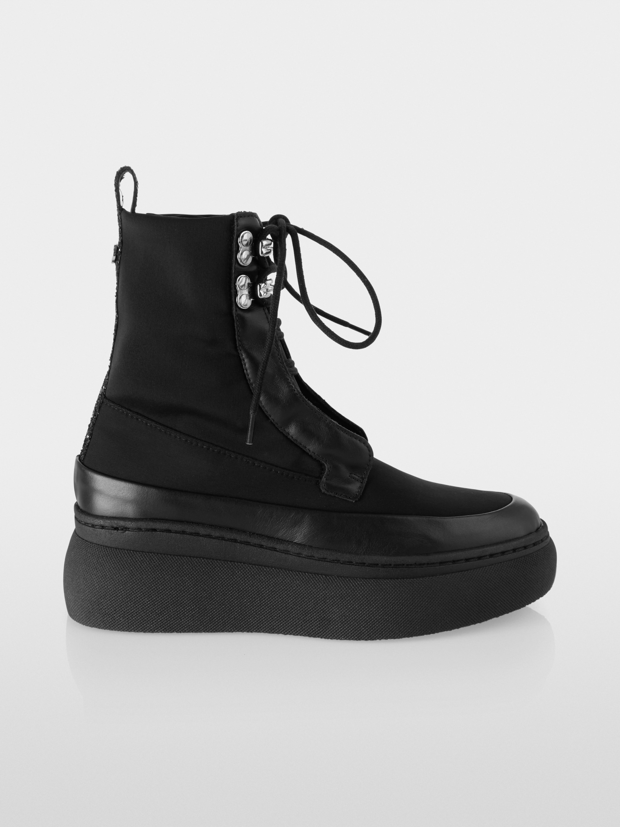 Bottines à lacets avec semelle compensée