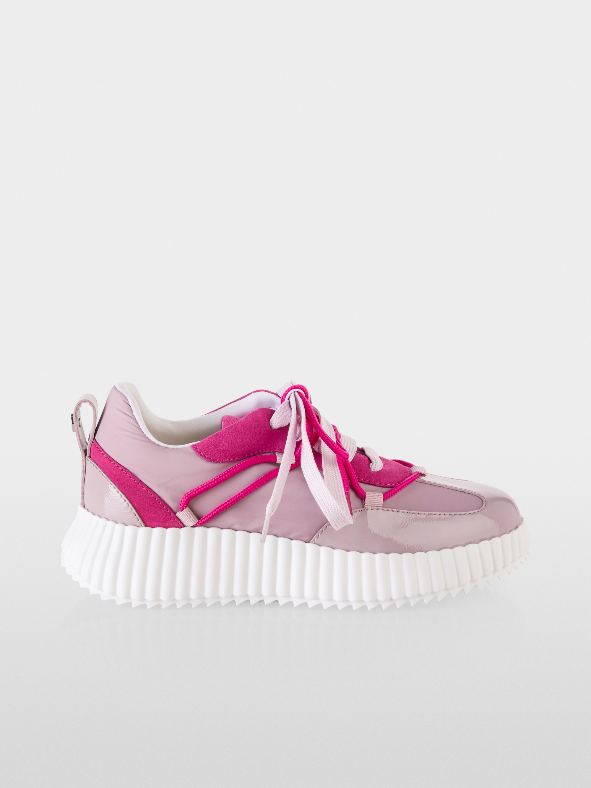 Trainers with decorative laces