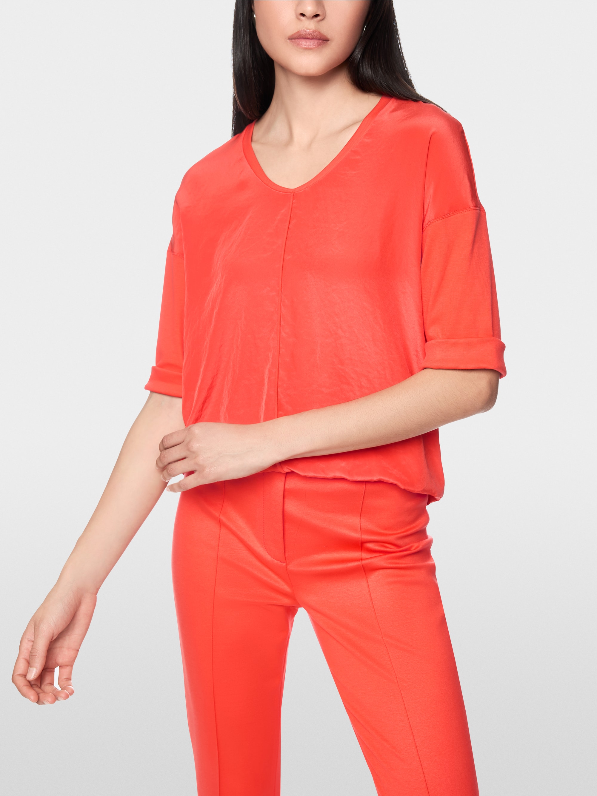 Wide blouse in material mix