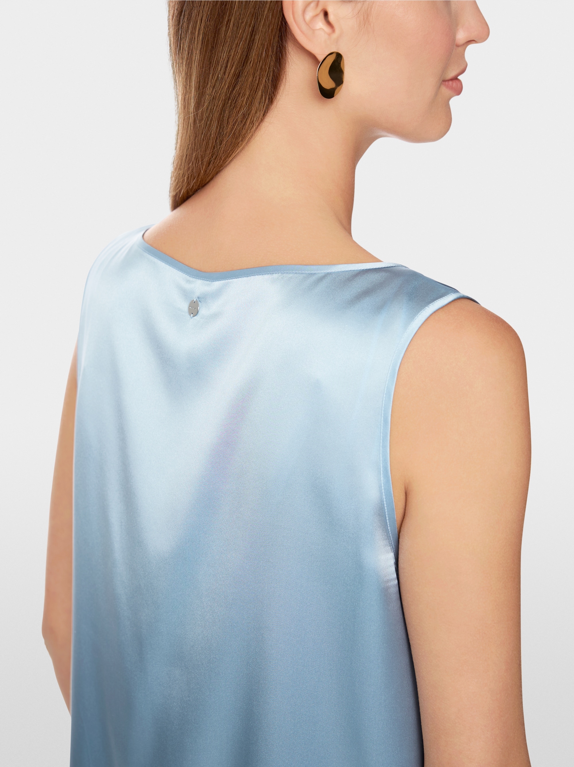 Zijden top met ronde hals