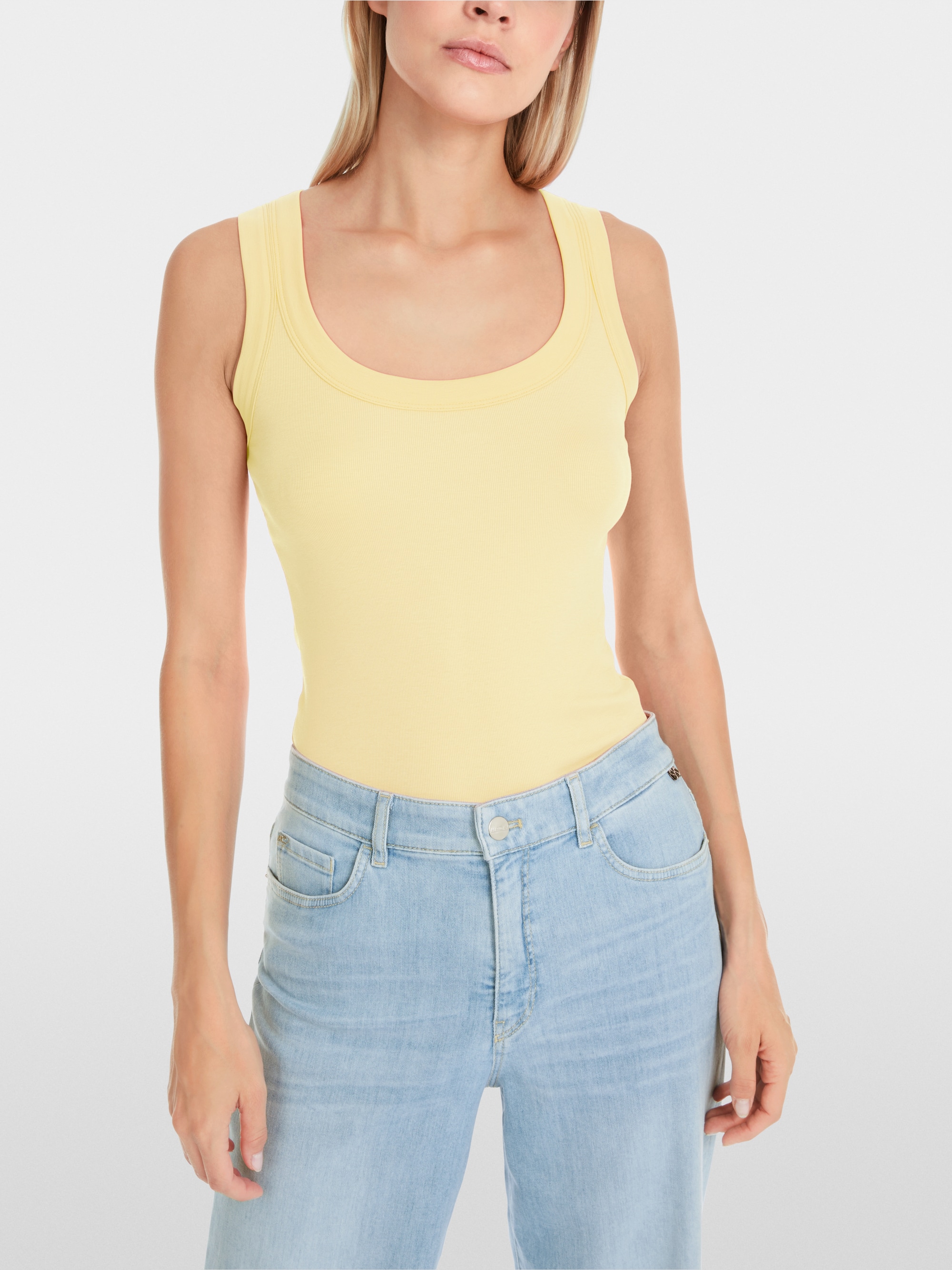 Slim-fit top