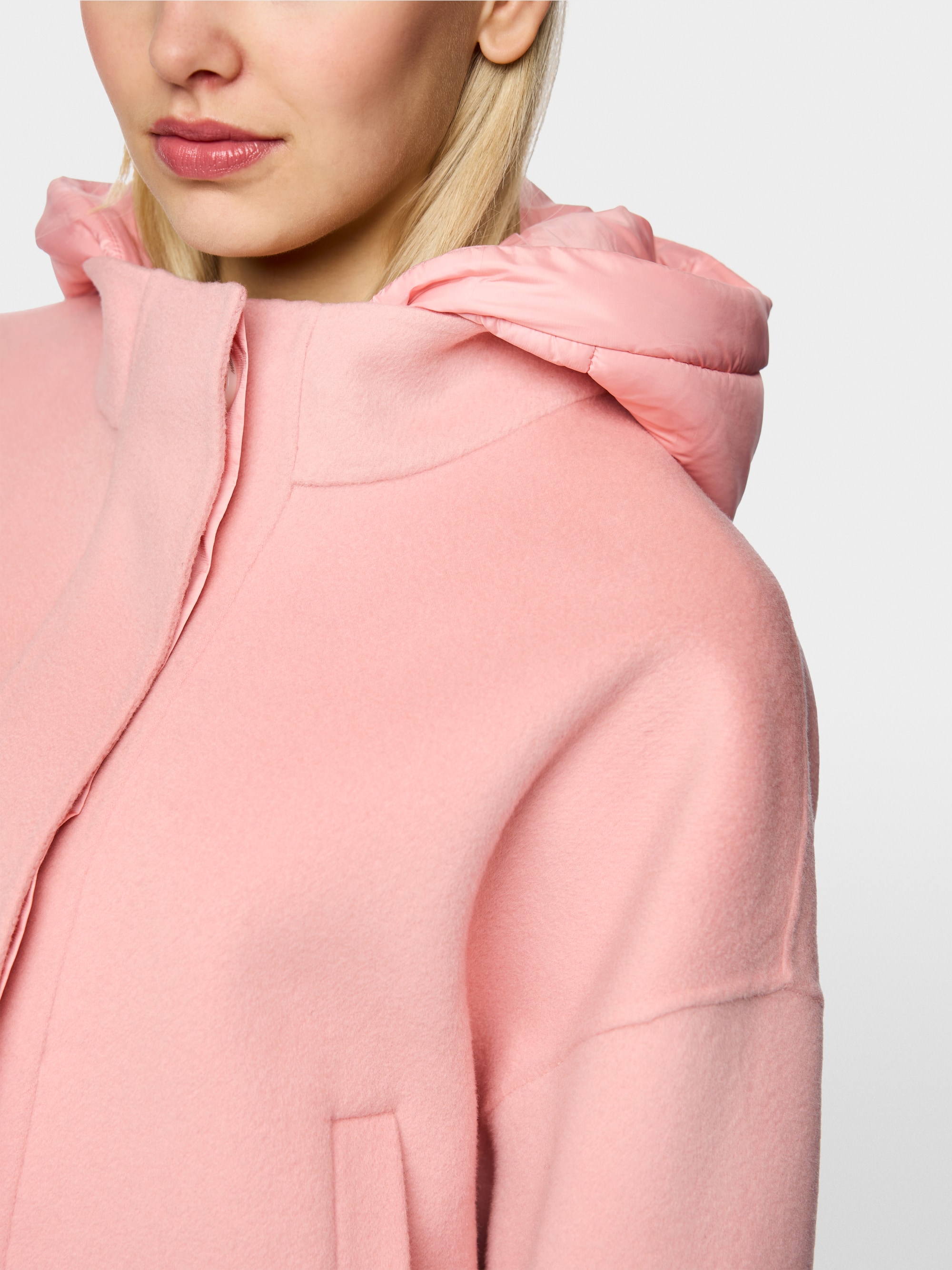 Veste en laine à capuche