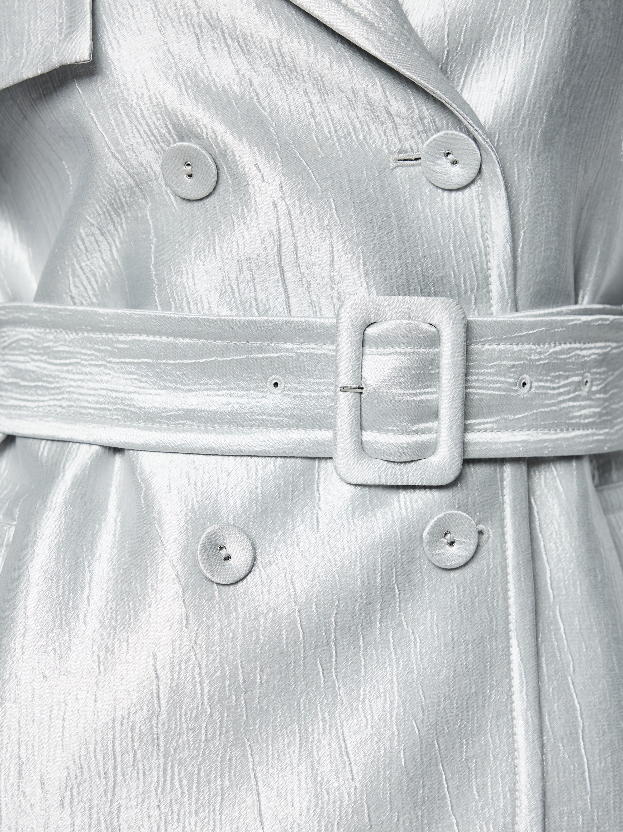 Lightweight outdoor jacket with shimmer