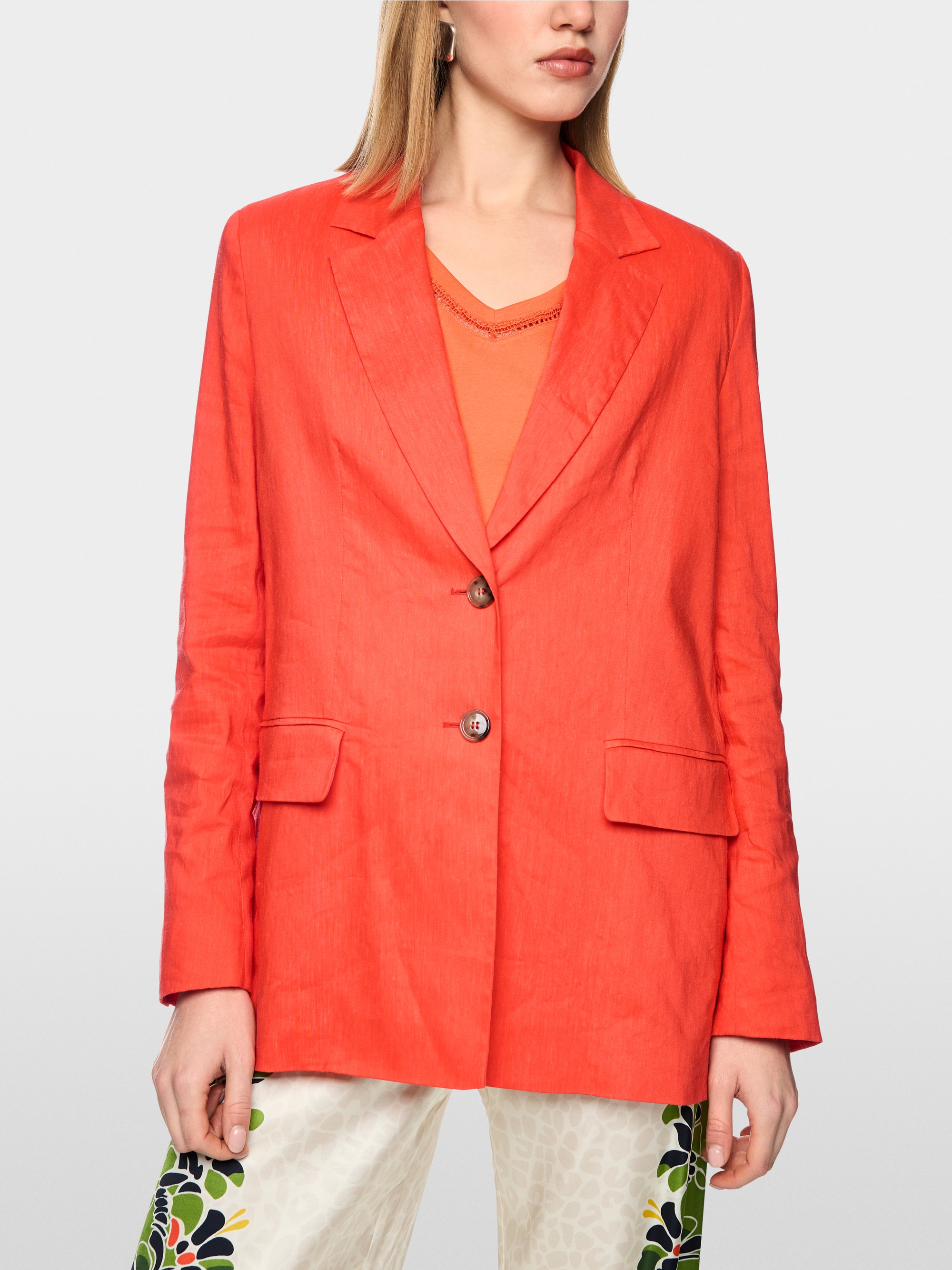 Long blazer with shoulder pads