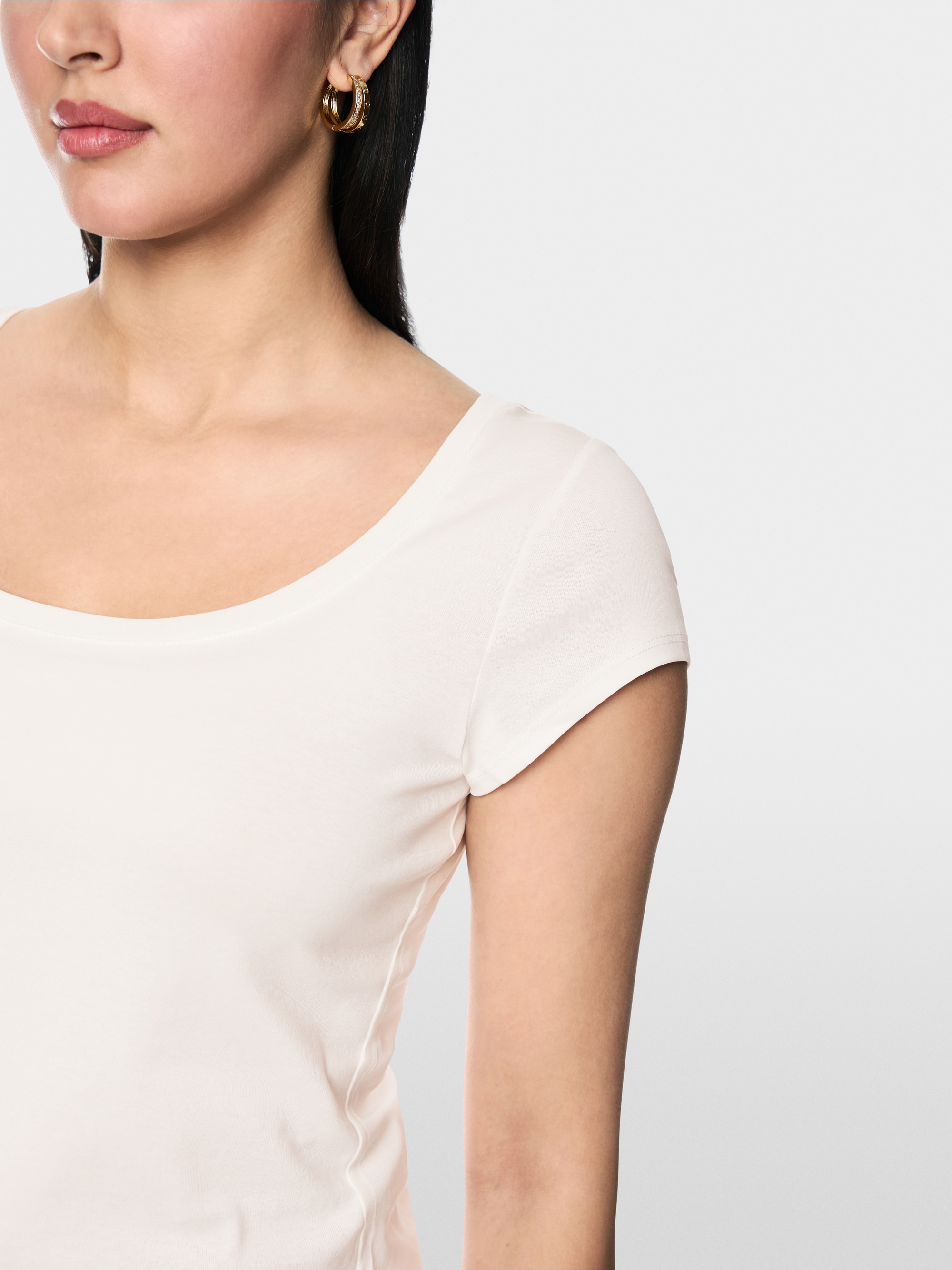 Basic shirt made from stretch cotton