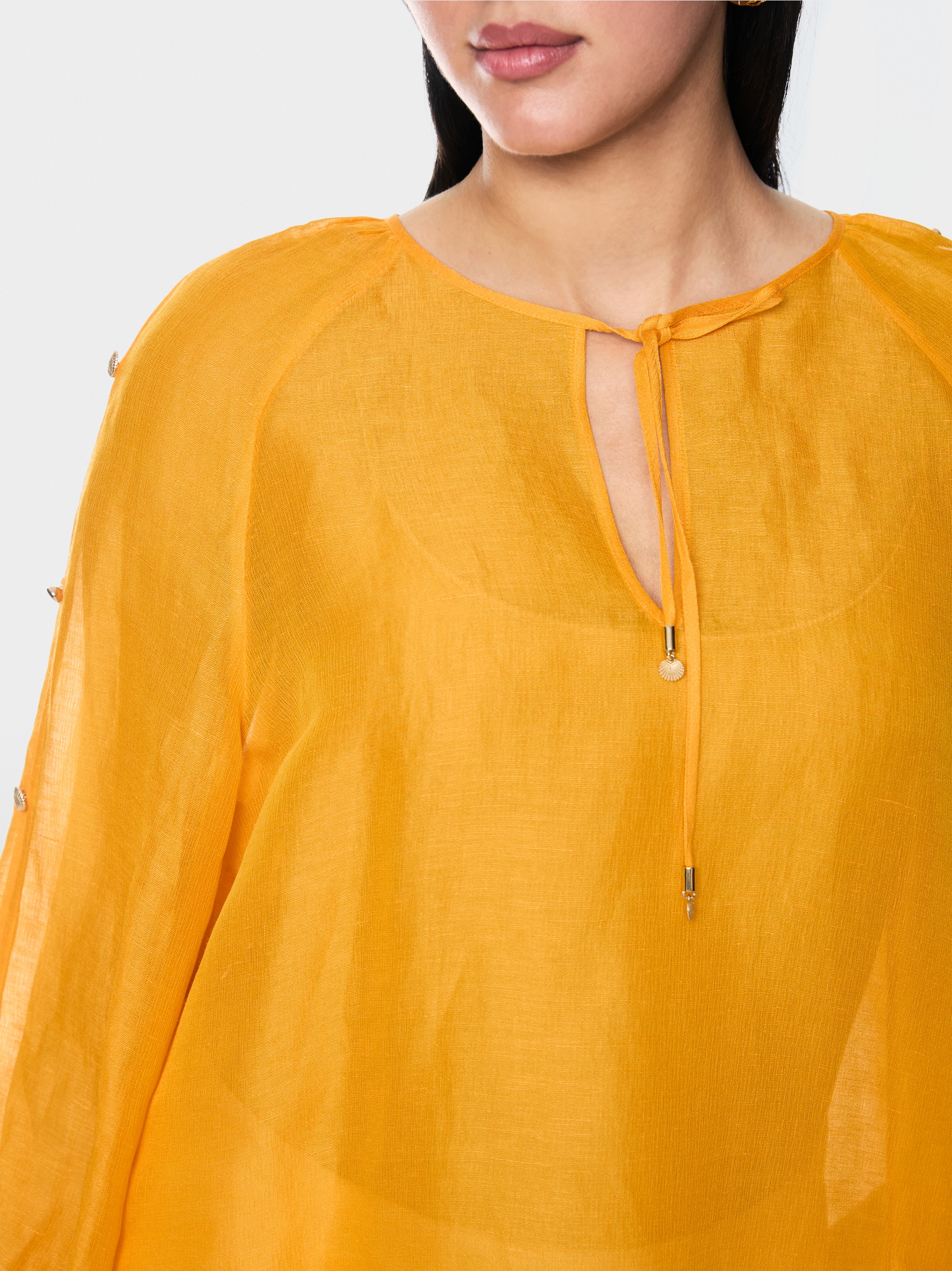 Blouse in linen-silk blend