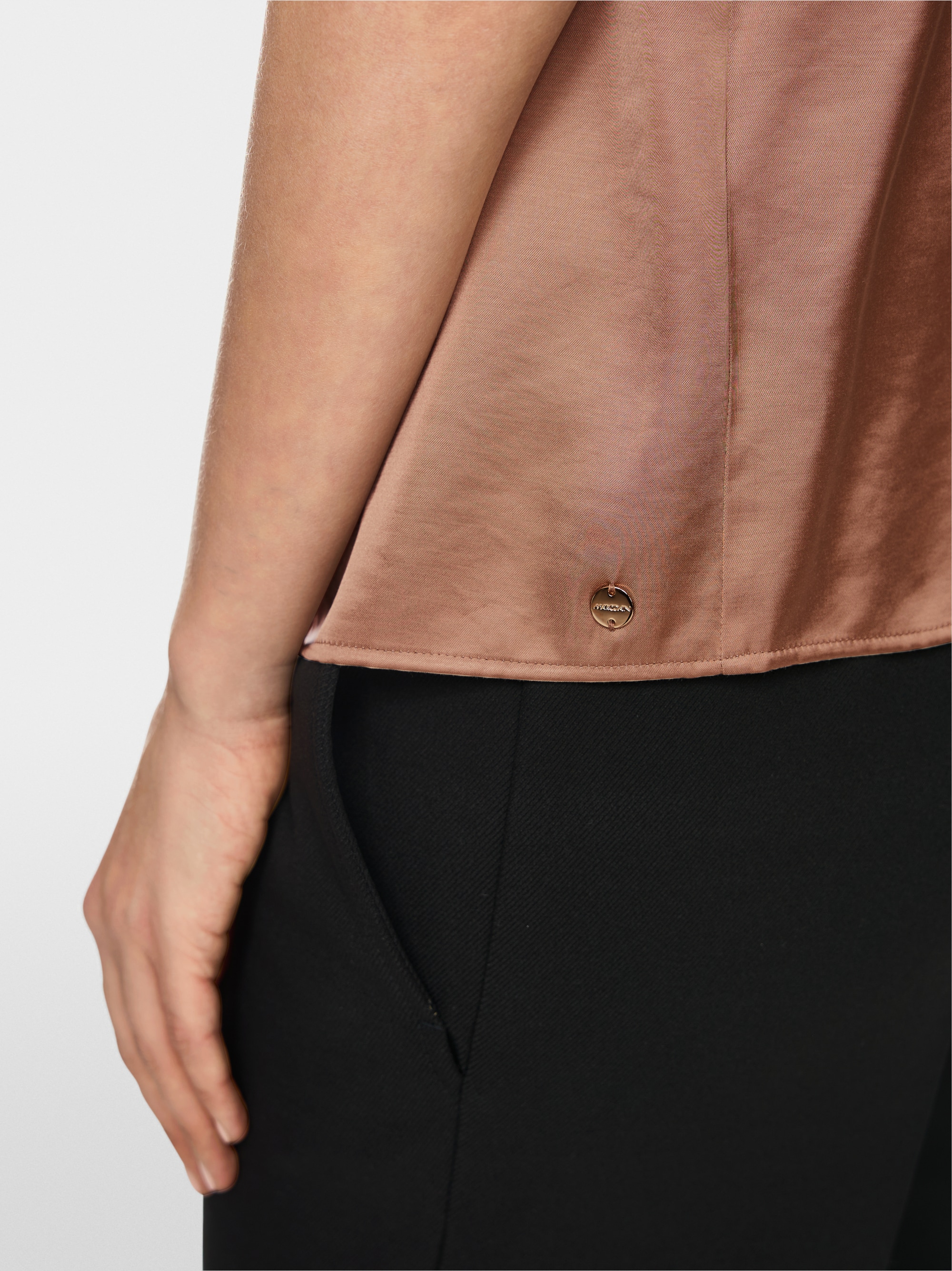 Top élégant à bretelles avec dentelle