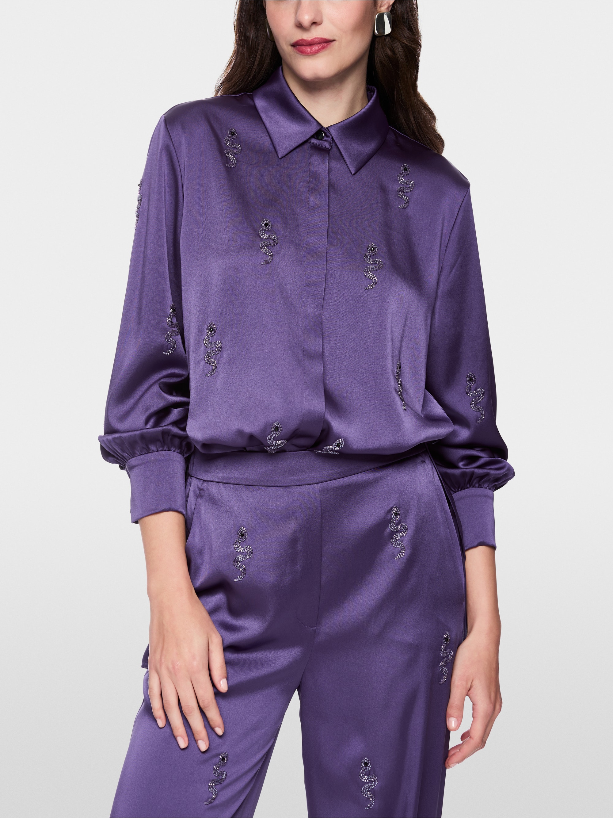 Party blouse with cuffs