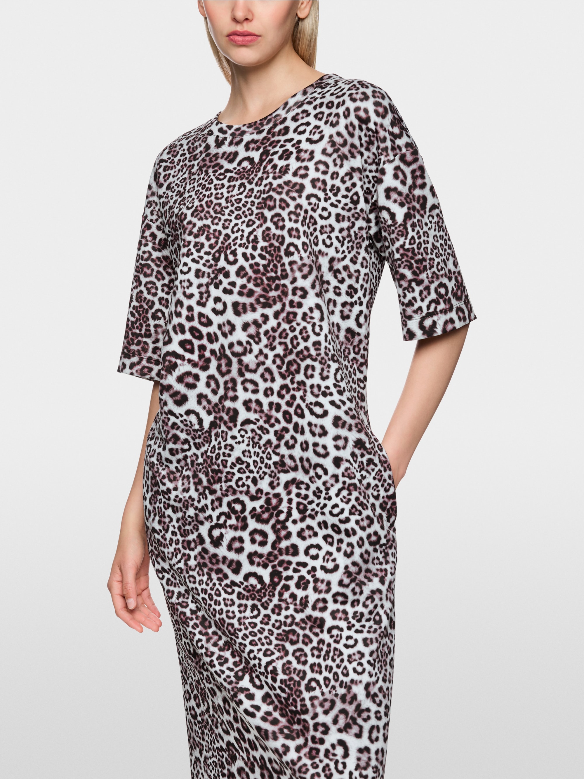 Dress with leopard print