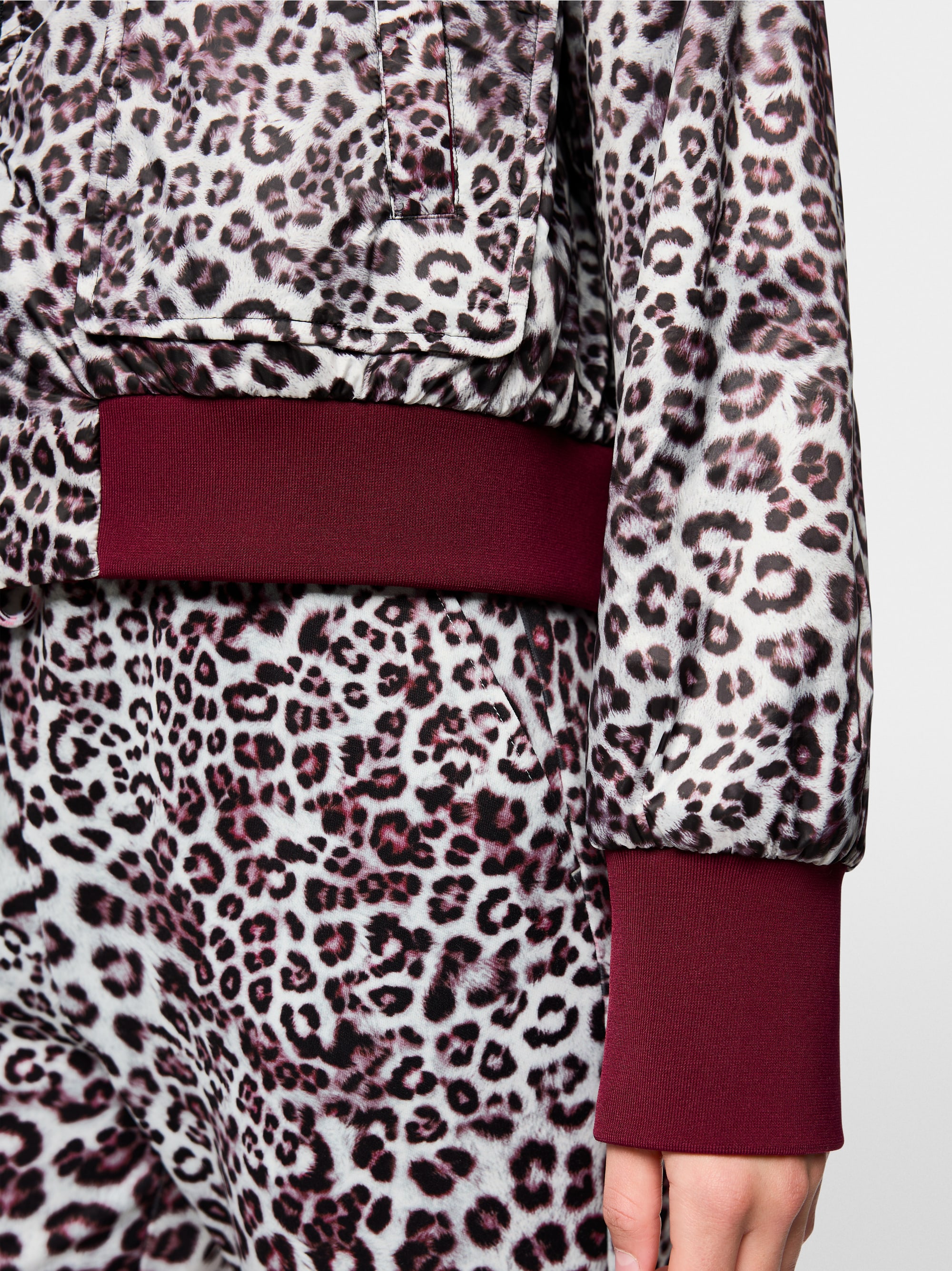 Reversible bomber jacket